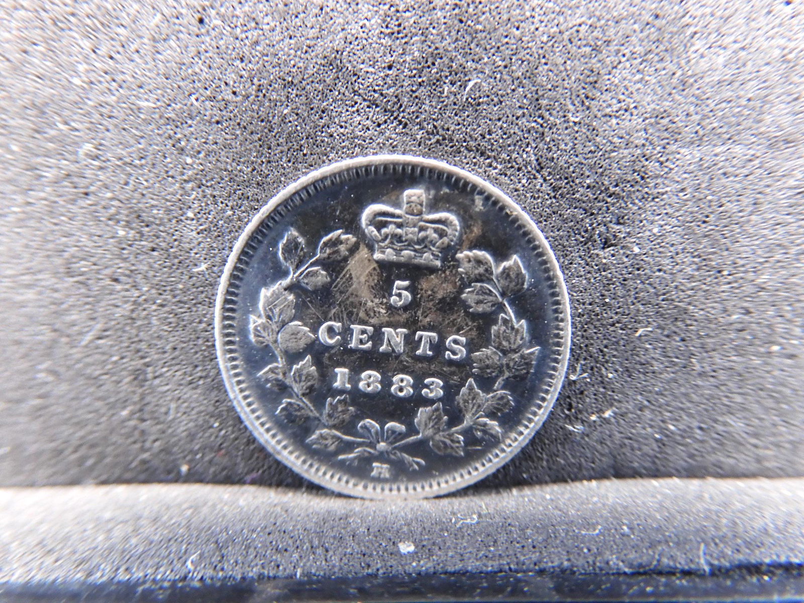 XF 1883 H Canadian Silver 5 Cents (1 of 2)