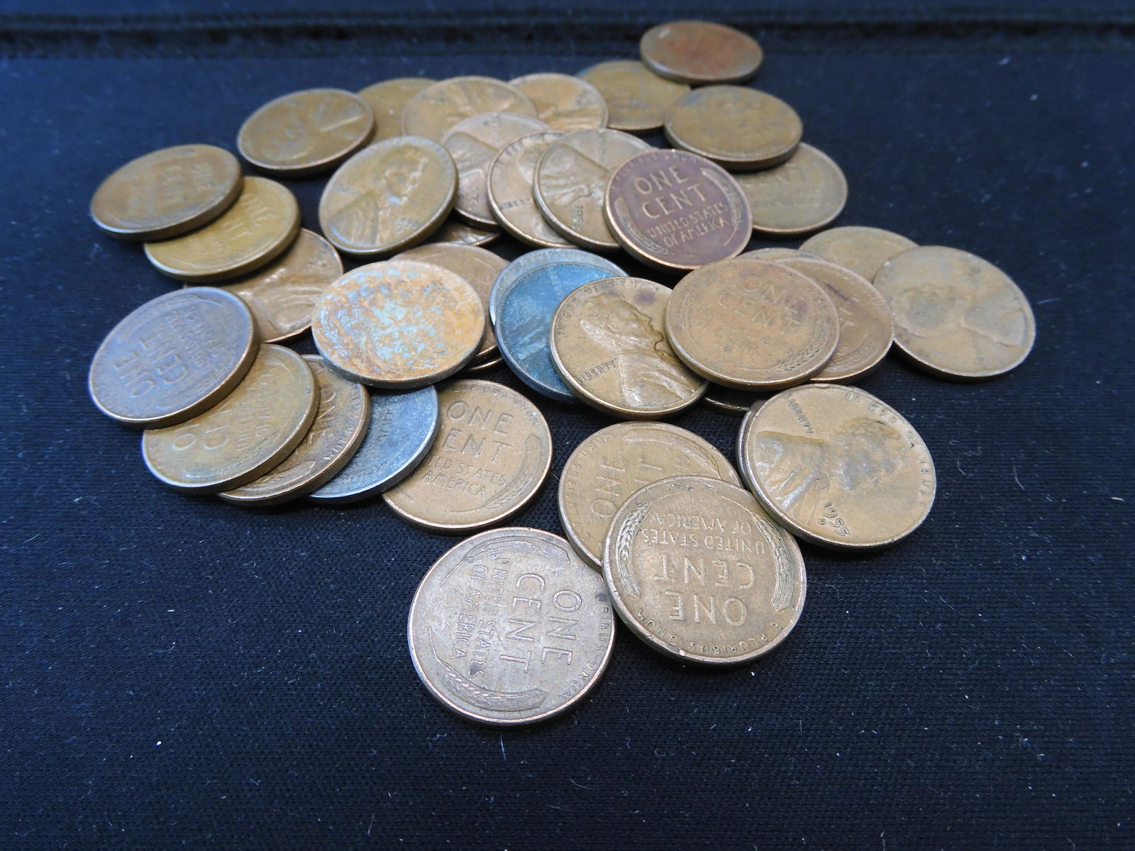 40 - Mixed Dates Lincoln Wheat Cents (1 of 4)