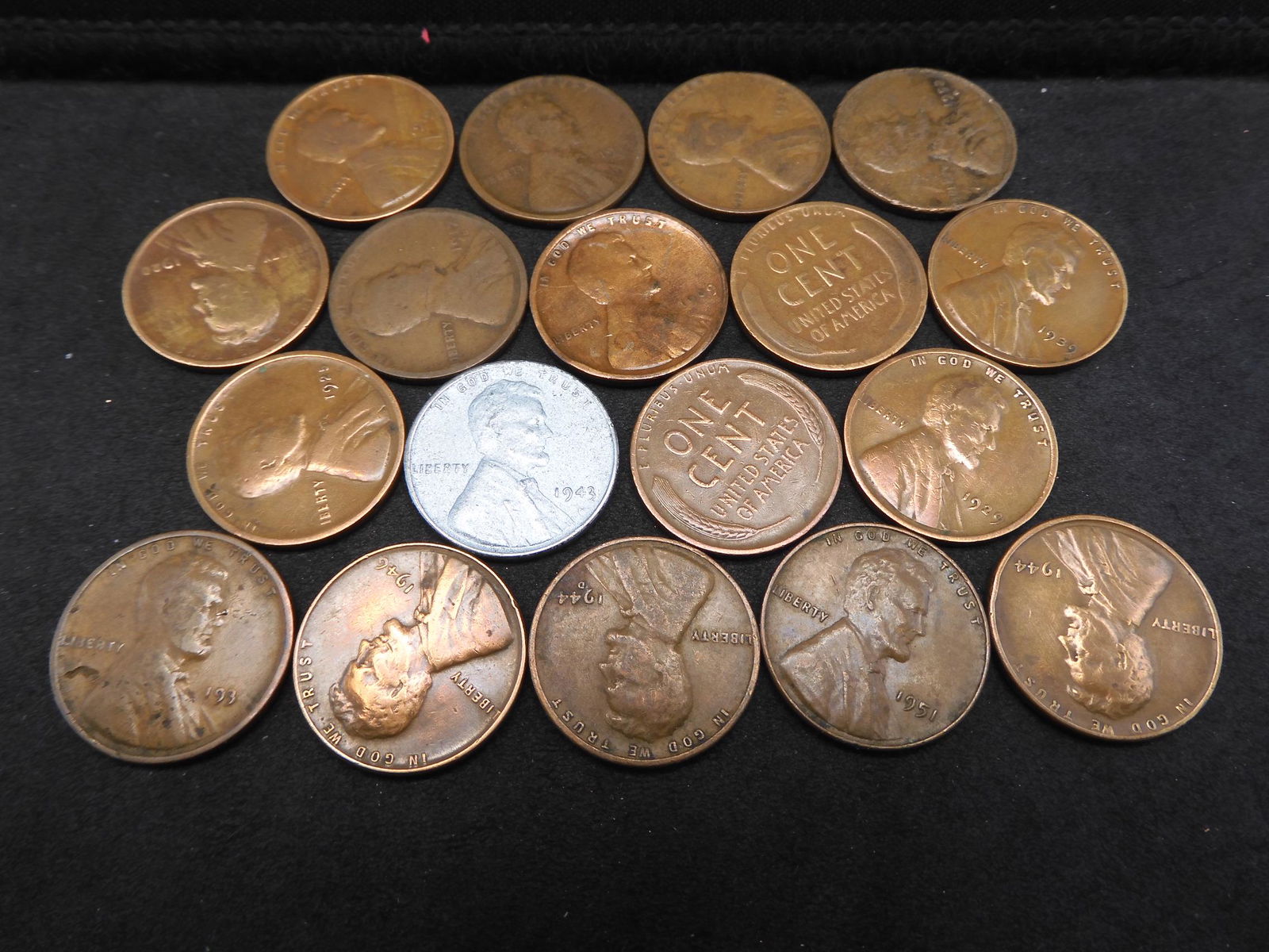 18 Lincoln Wheat Cents Mixed Dates (1 of 3)