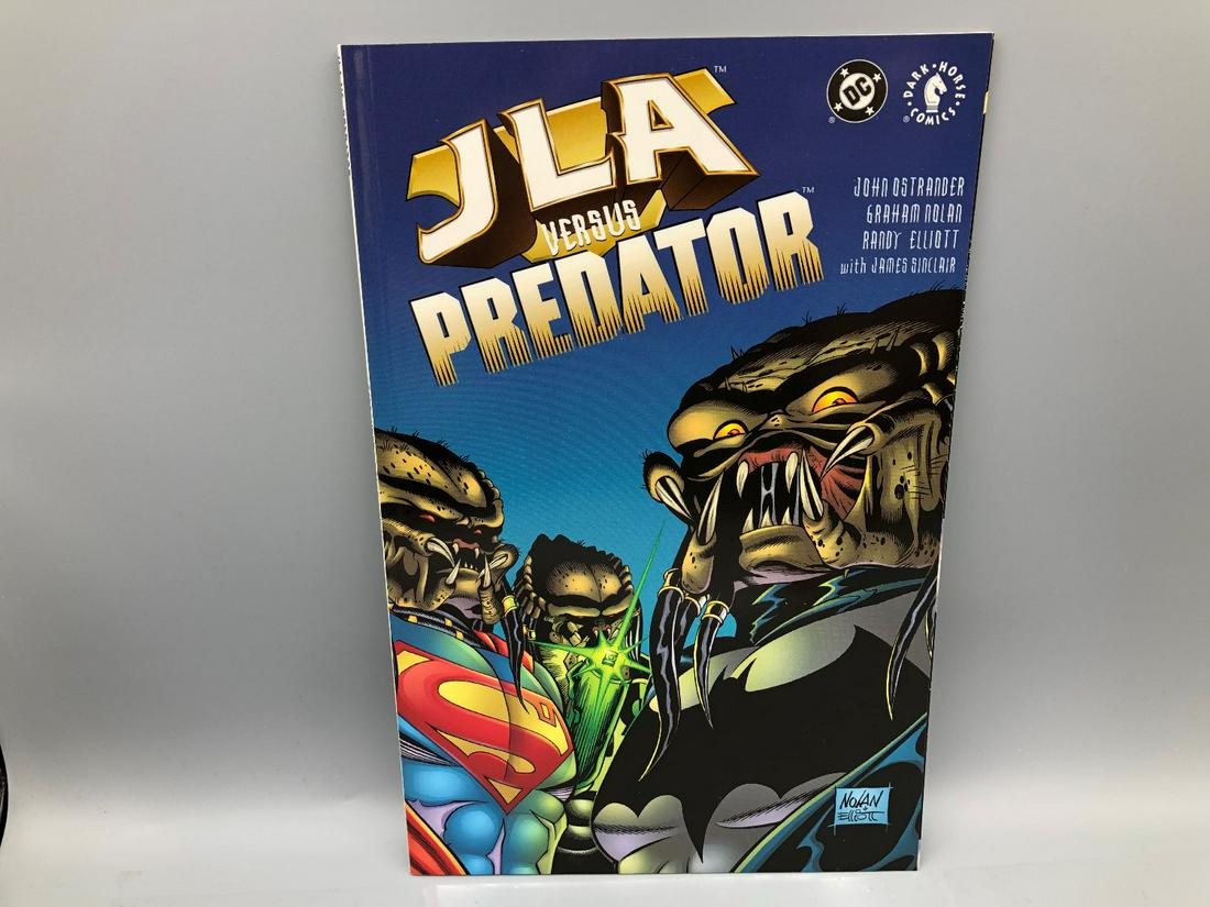 JLA Versus Predator TPB - DC & Dark Horse Crossover (1 of 2)