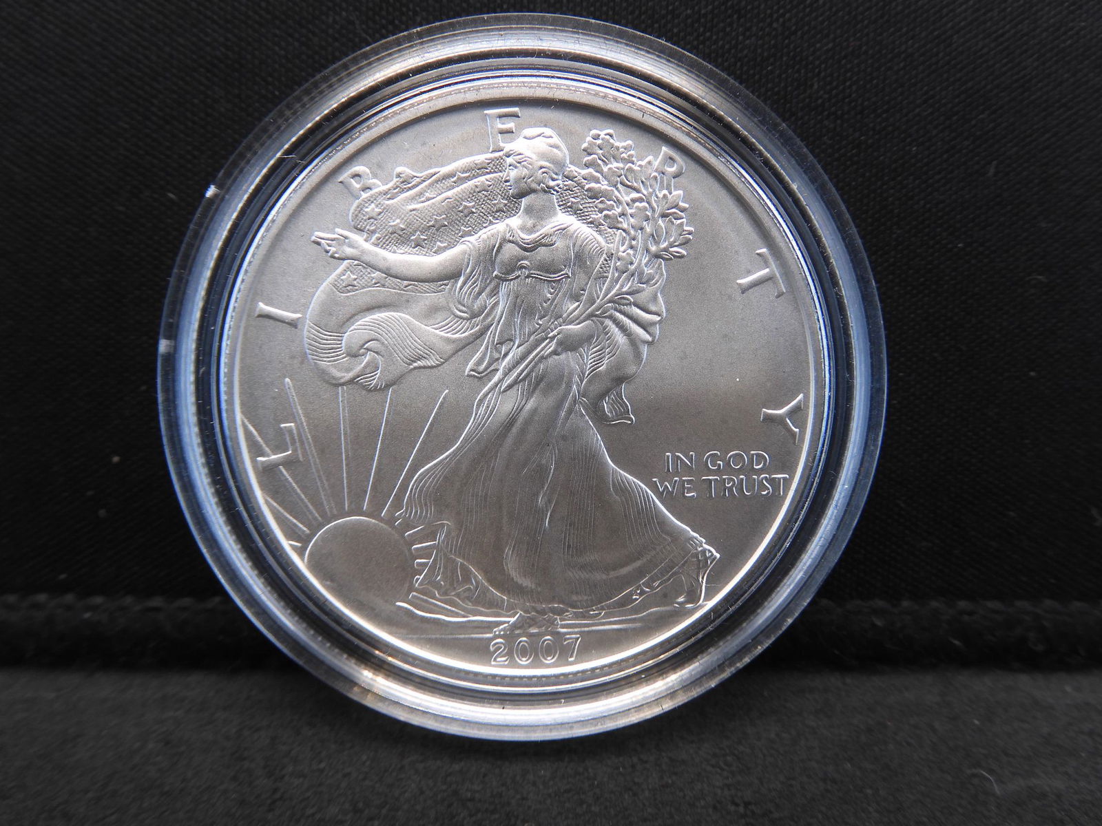 2007-W Uncirculated American Silver Eagle 1 Oz. .999 (1 of 4)