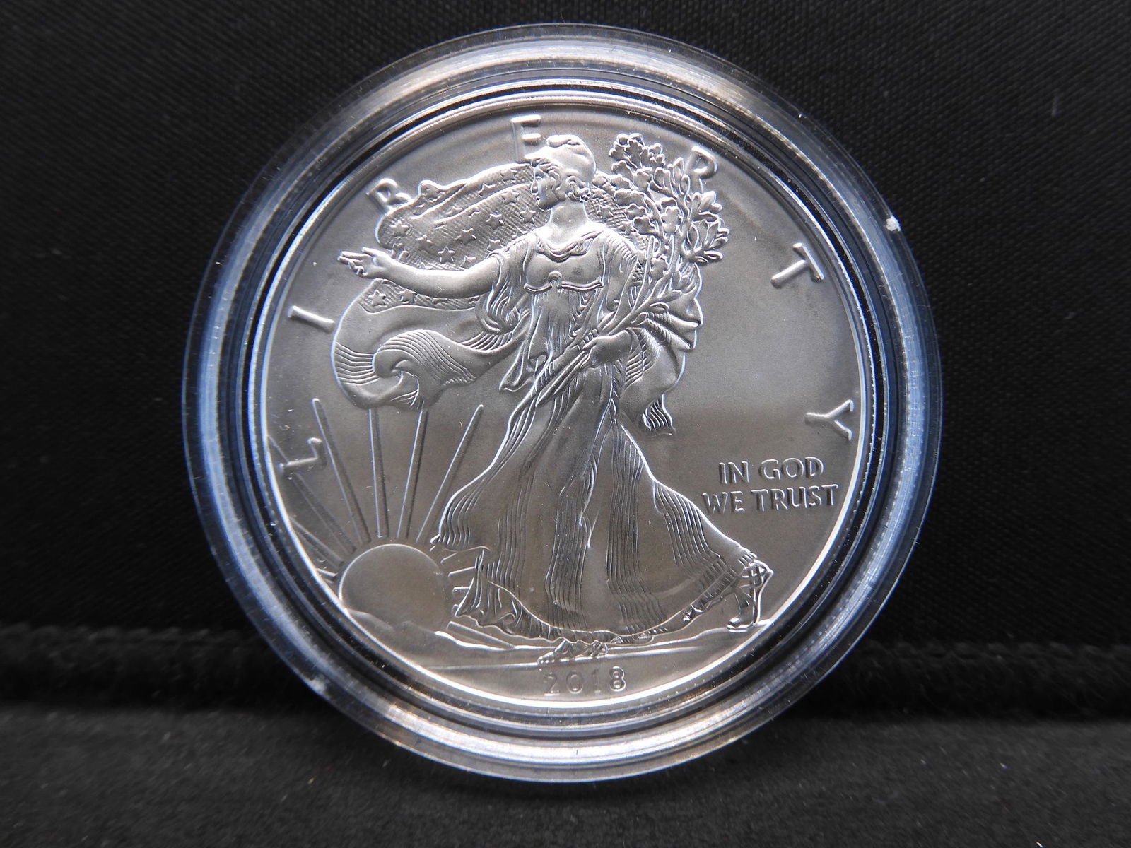 2018 American Silver Eagle 1 Oz. Uncirculated OGP (1 of 4)