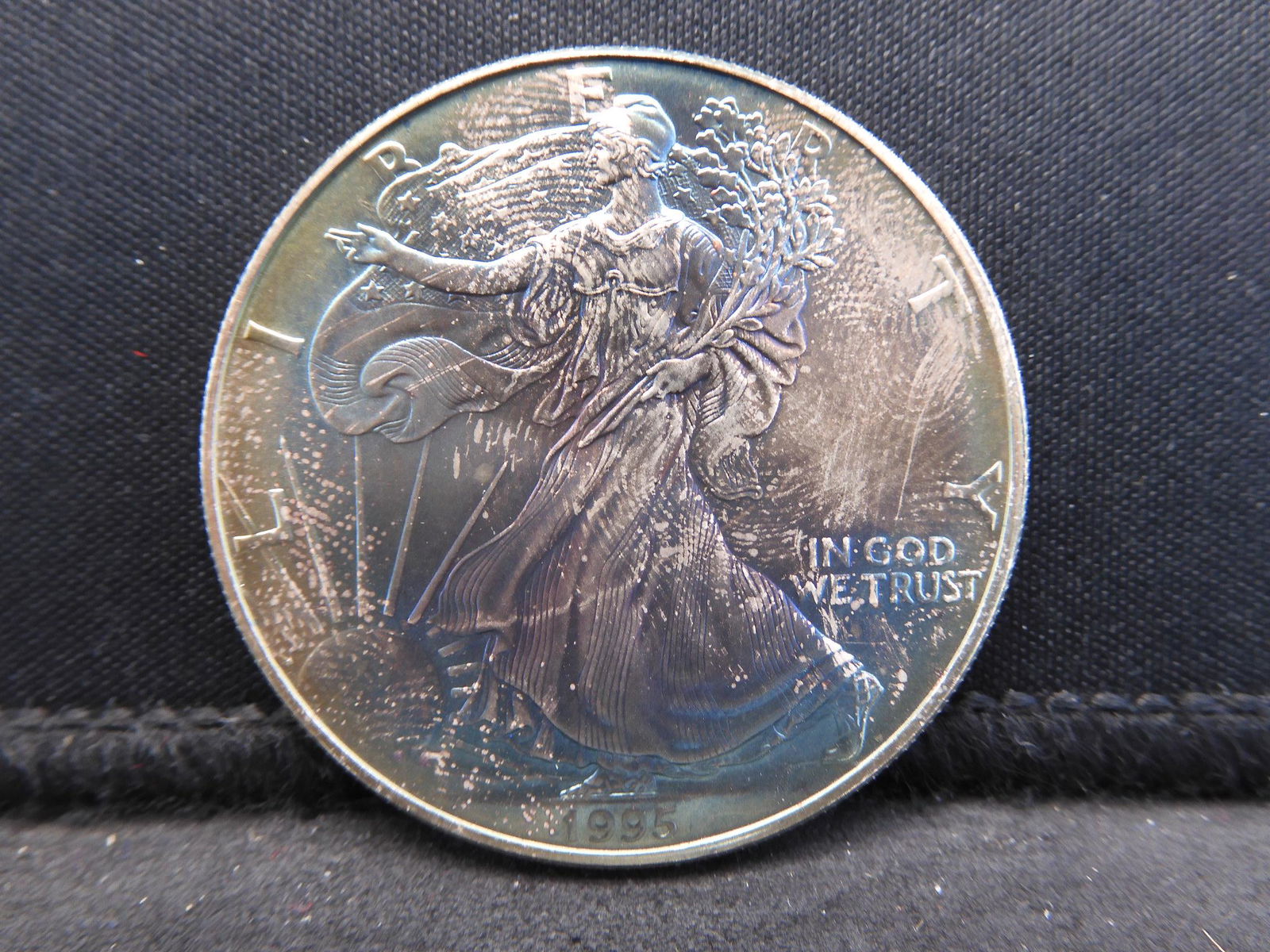 1995 American Silver Eagle 1 Oz. Silver Bullion - (1 of 2)