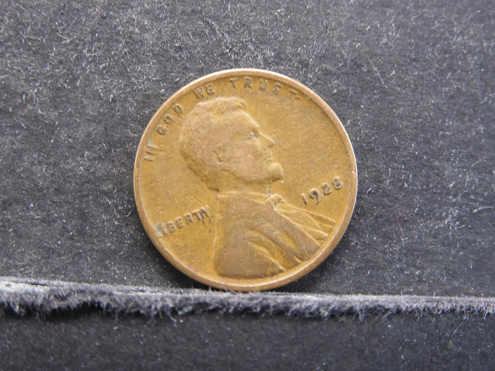 1928 Lincoln Cent (1 of 2)