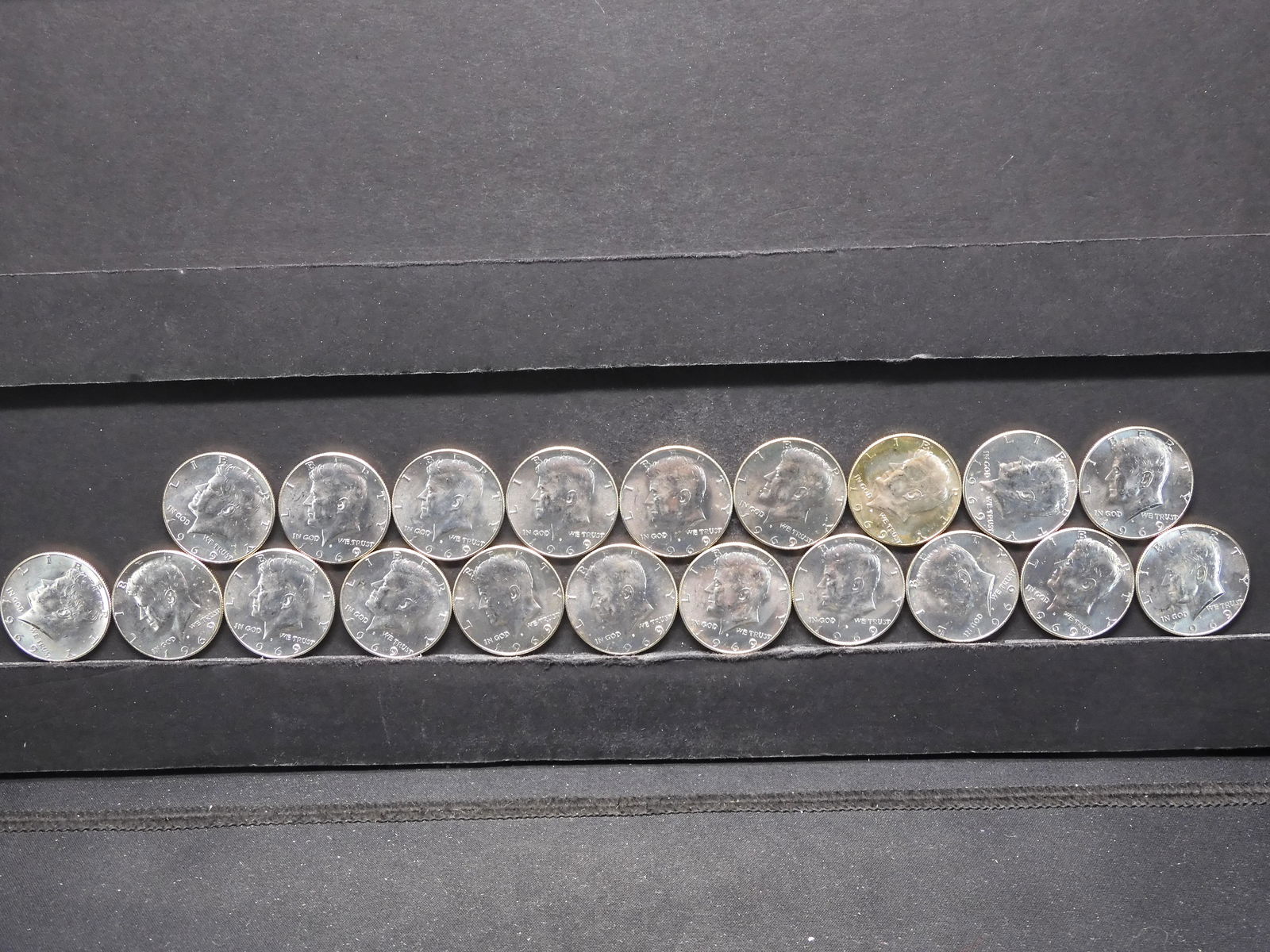 1969-D Kennedy Half Dollar - Roll of 20Uncirculated (1 of 7)
