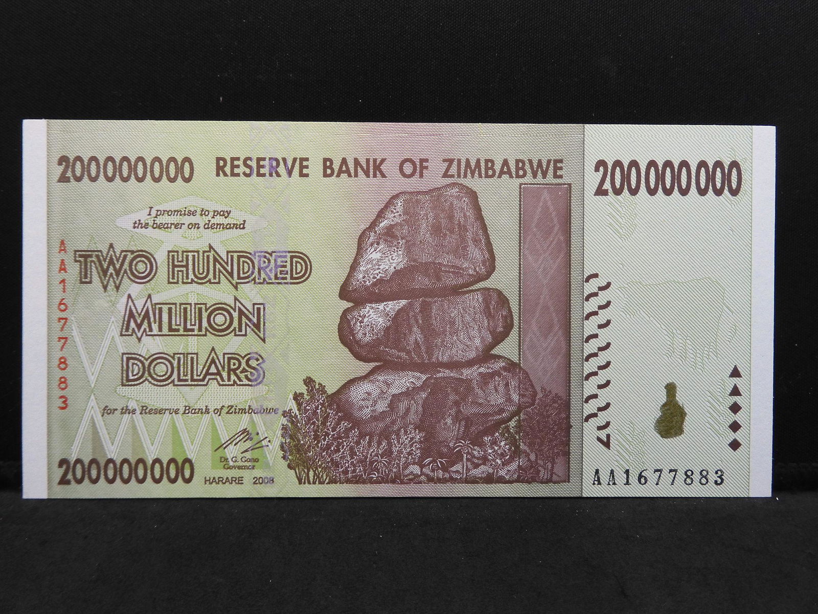 2008 Zimbabwe $200 Million Dollars.  Crisp (1 of 3)