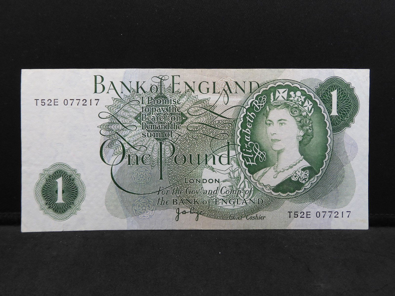 1970 Great Britain 1 Pound.  Choice Crisp Uncirculated. (1 of 2)