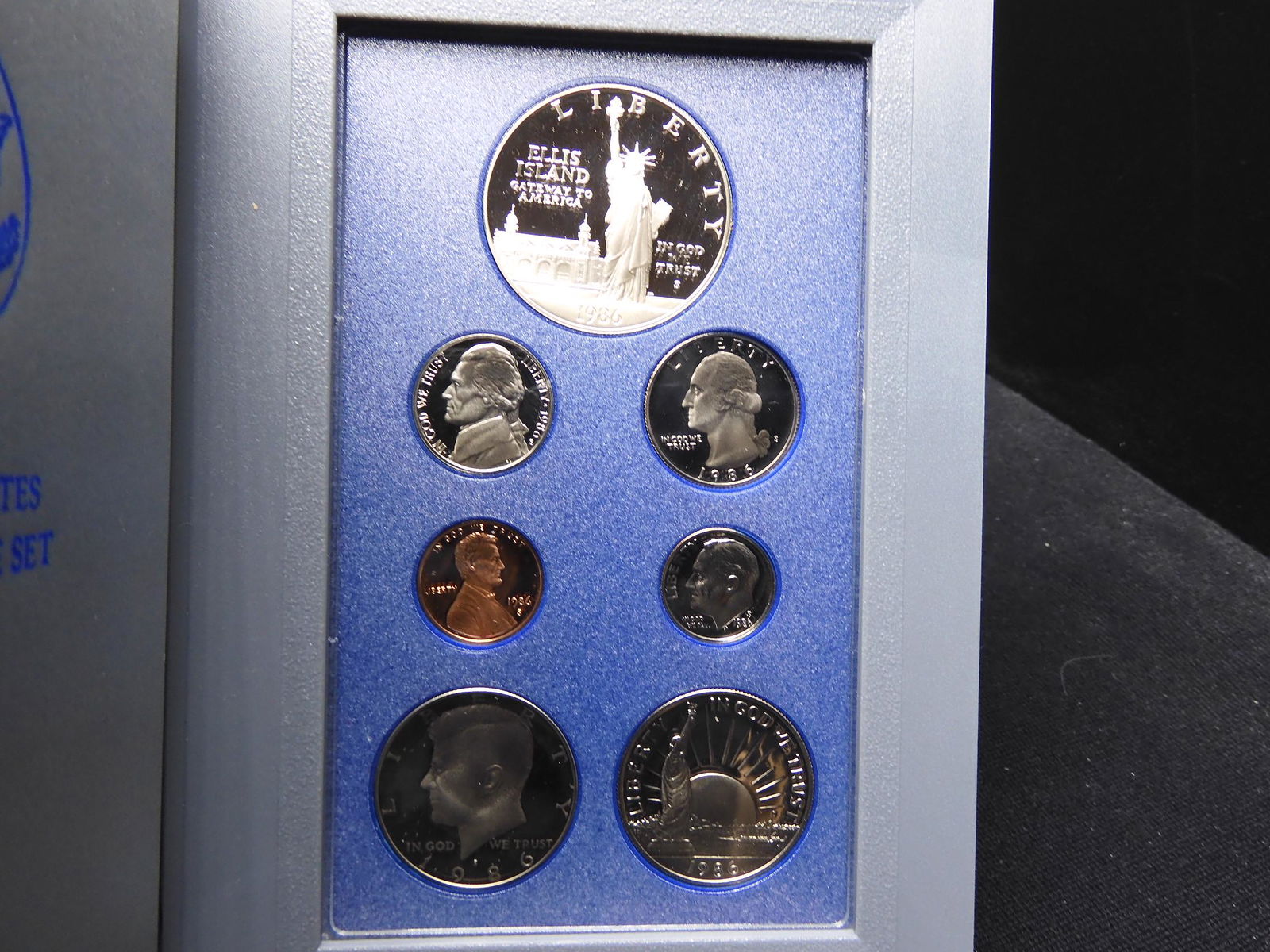 1986 US Prestige Set with Silver Dollar (1 of 4)