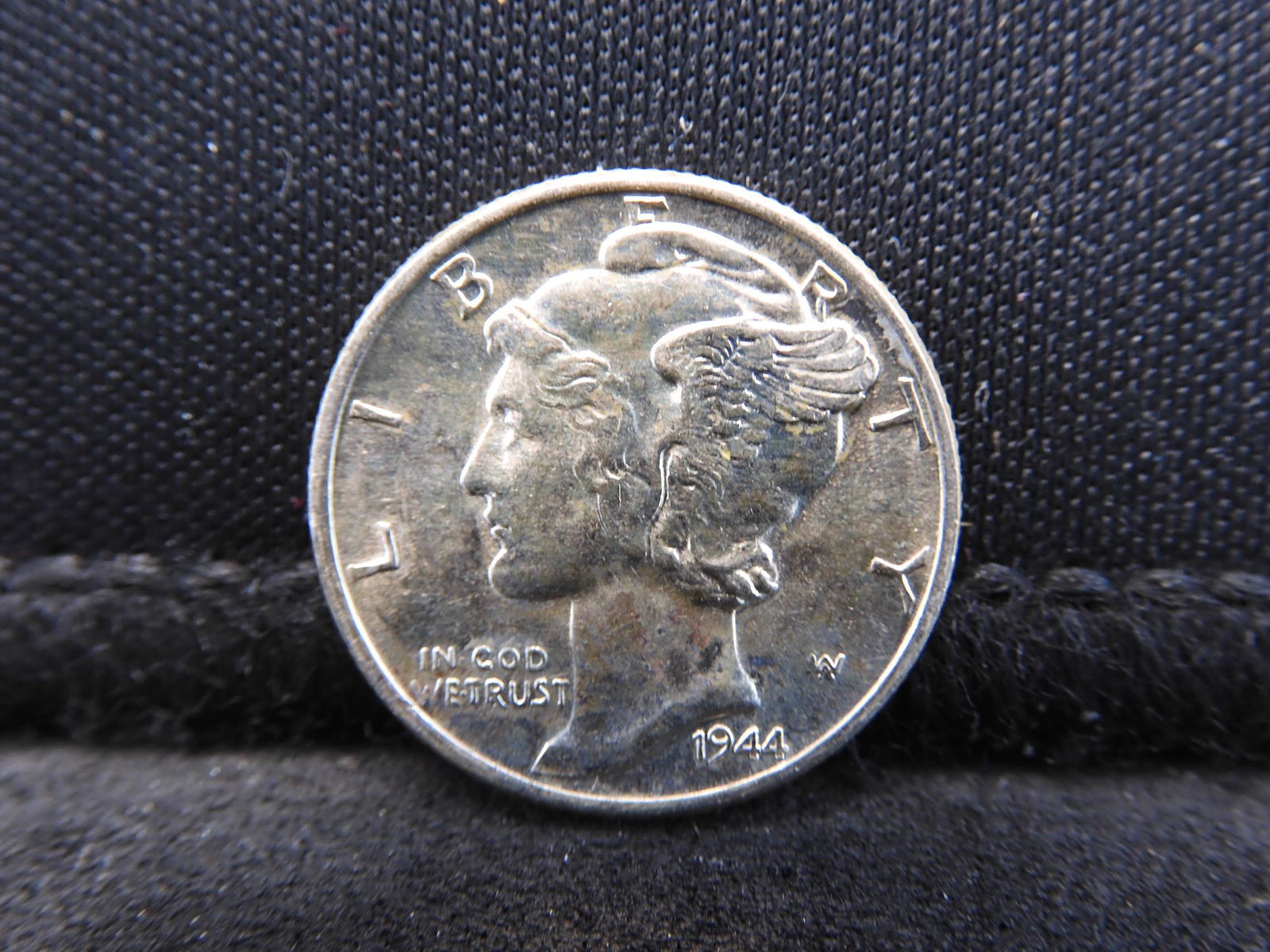 1941-P BU Mercury Silver Dime (1 of 2)