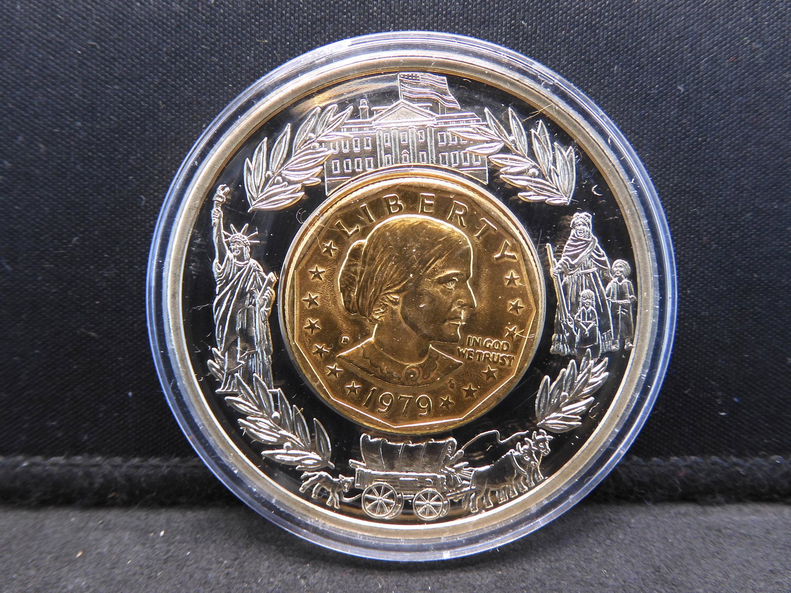 1979 Susan B Anthony Dollar Gold Plated in Large Outer: 1979 Susan B Anthony Dollar Gold Plated in Large Outer Coin
