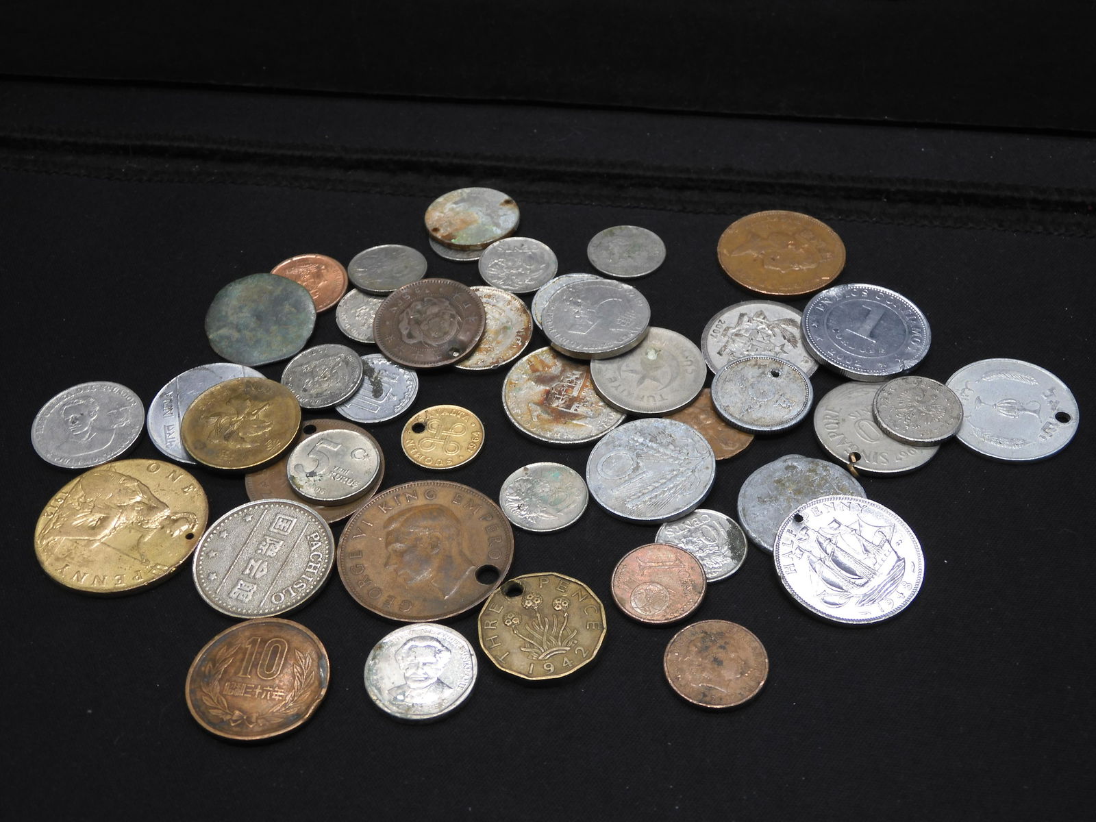 Junk Lot of World/Foreign Coins (1 of 6)