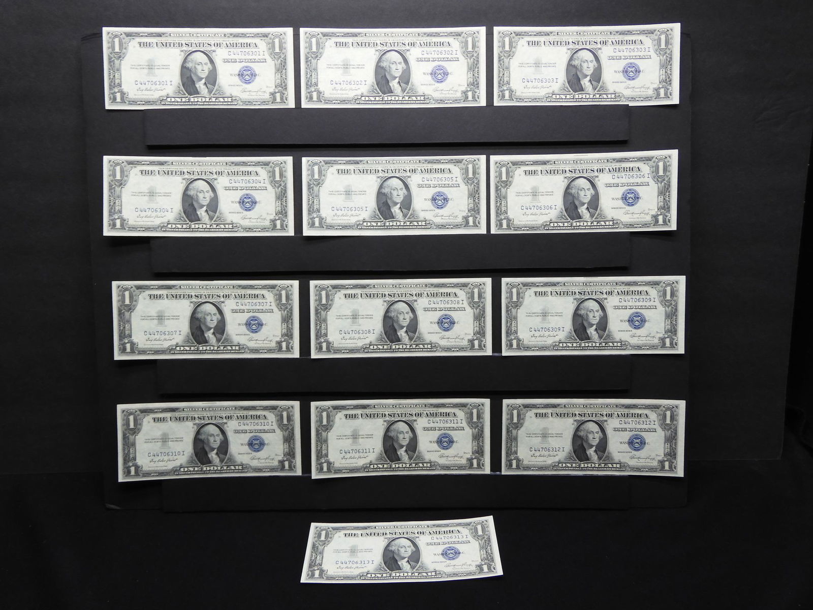 13 Pieces Series 1935 E  U.S. $1 Silver Certificate - (1 of 11)