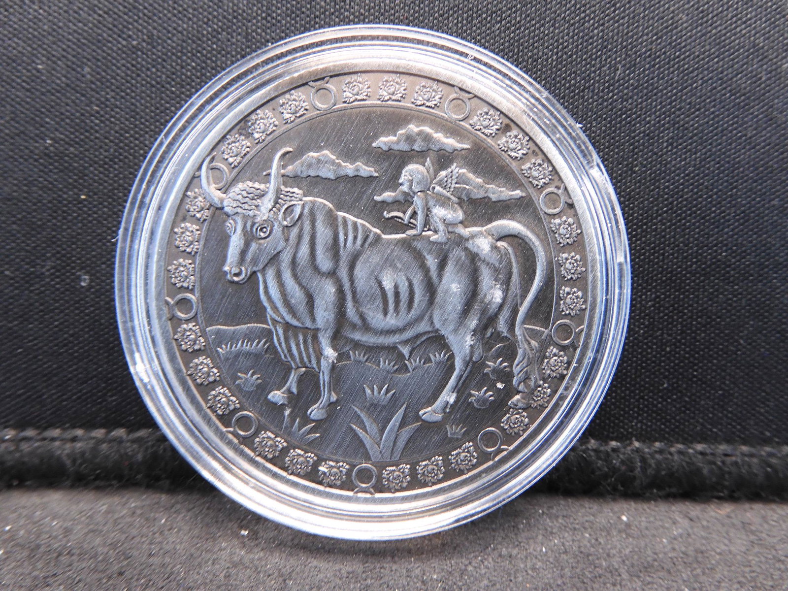 Authentic Original Chinese Taurus Astrology Coin: Authentic Original Chinese Taurus Astrology Coin
