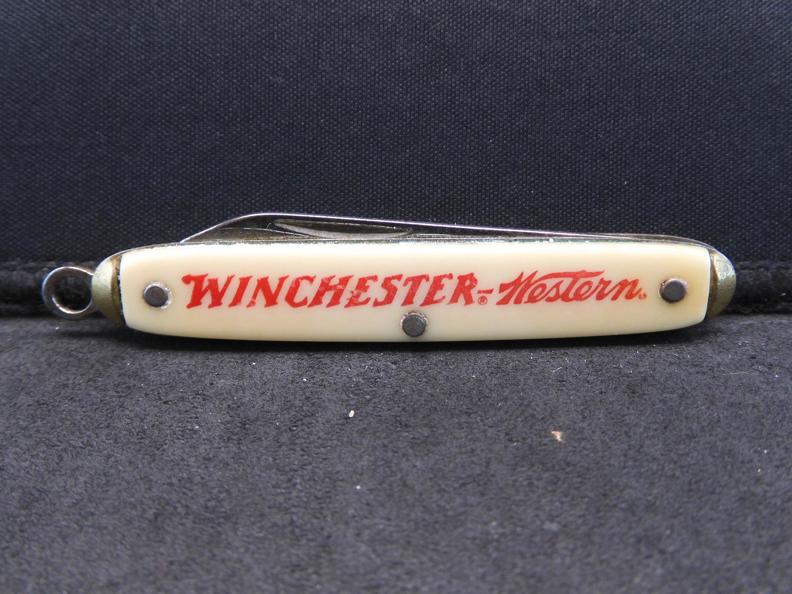 Winchester Western Single blade Key Chane Knife (1 of 3)
