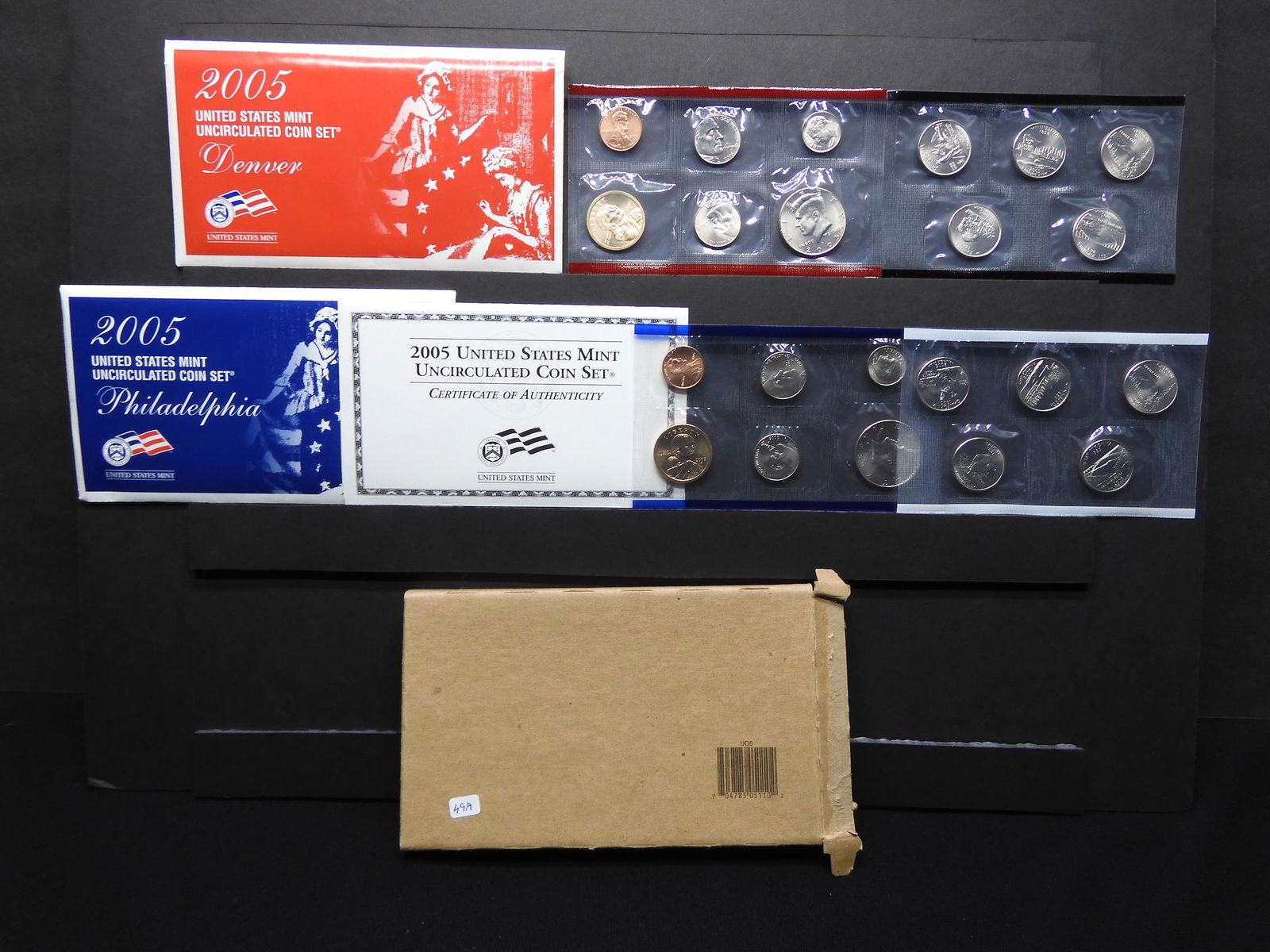 (28) Coin 2005 US P/D Mint Set in original holder.  GEM (1 of 7)