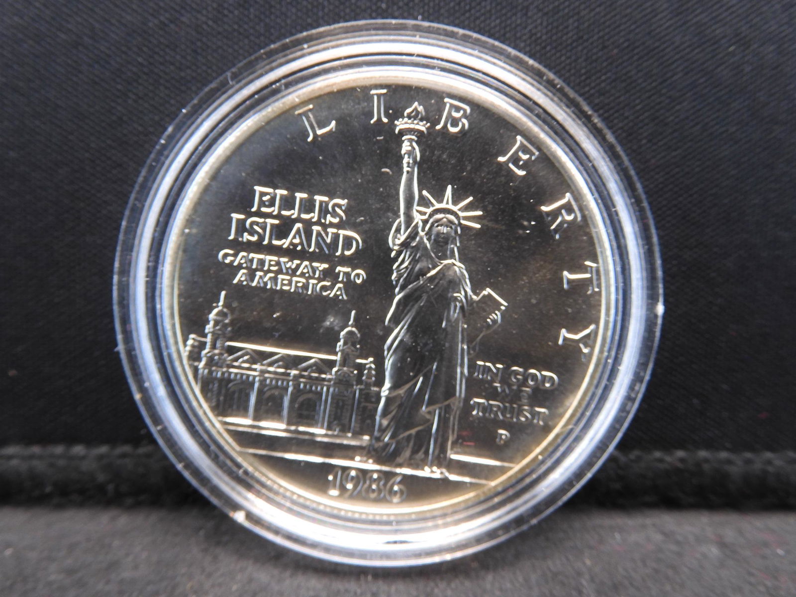 1986-P  Ellis Island Statue of Liberty Commemorative (1 of 2)