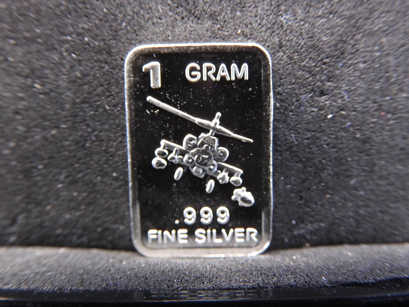 1 Gram .999 Fine Silver Ingot. (1 of 2)