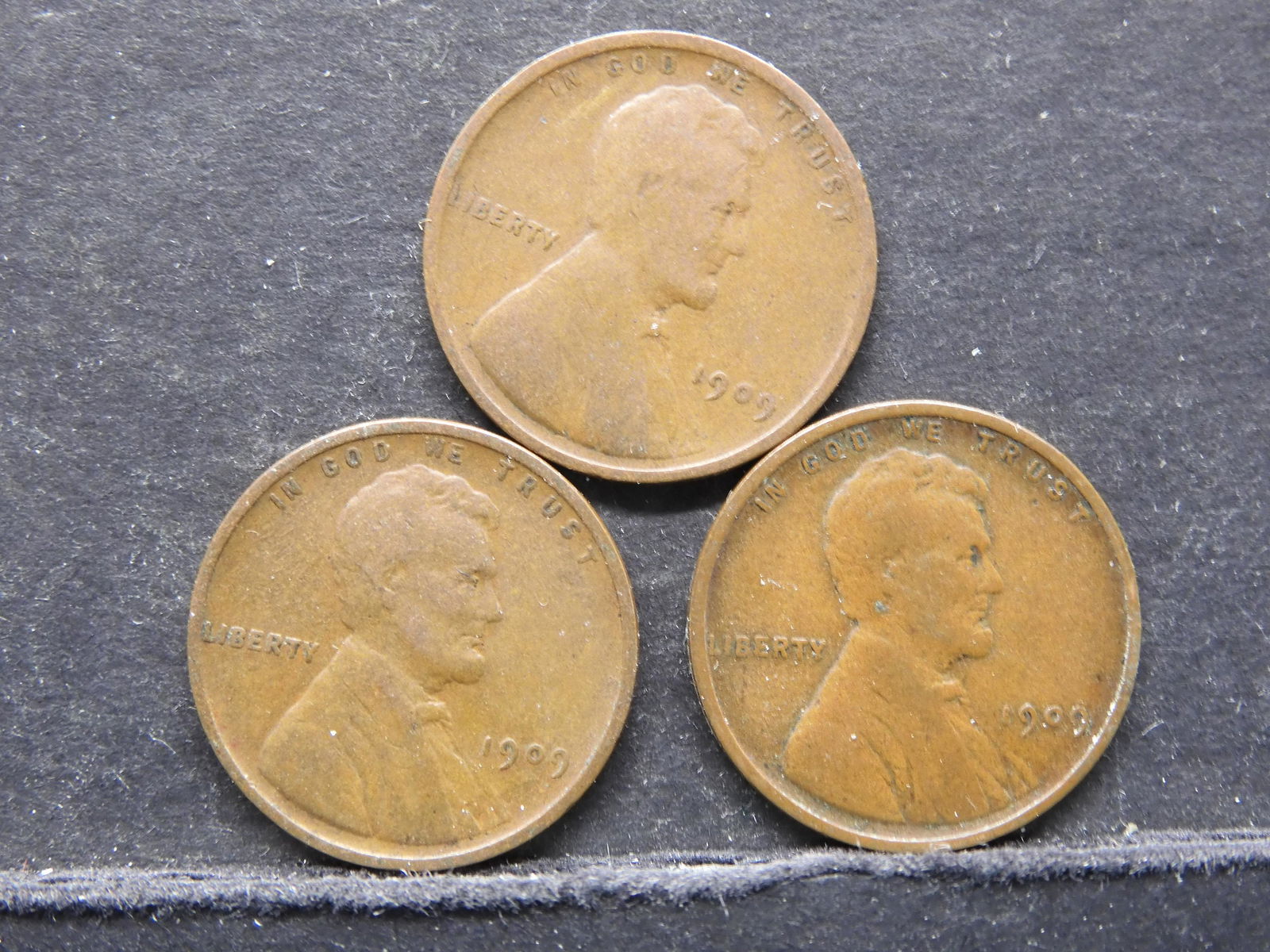 Three 1909 Lincoln Wheat Cents First year (1 of 2)