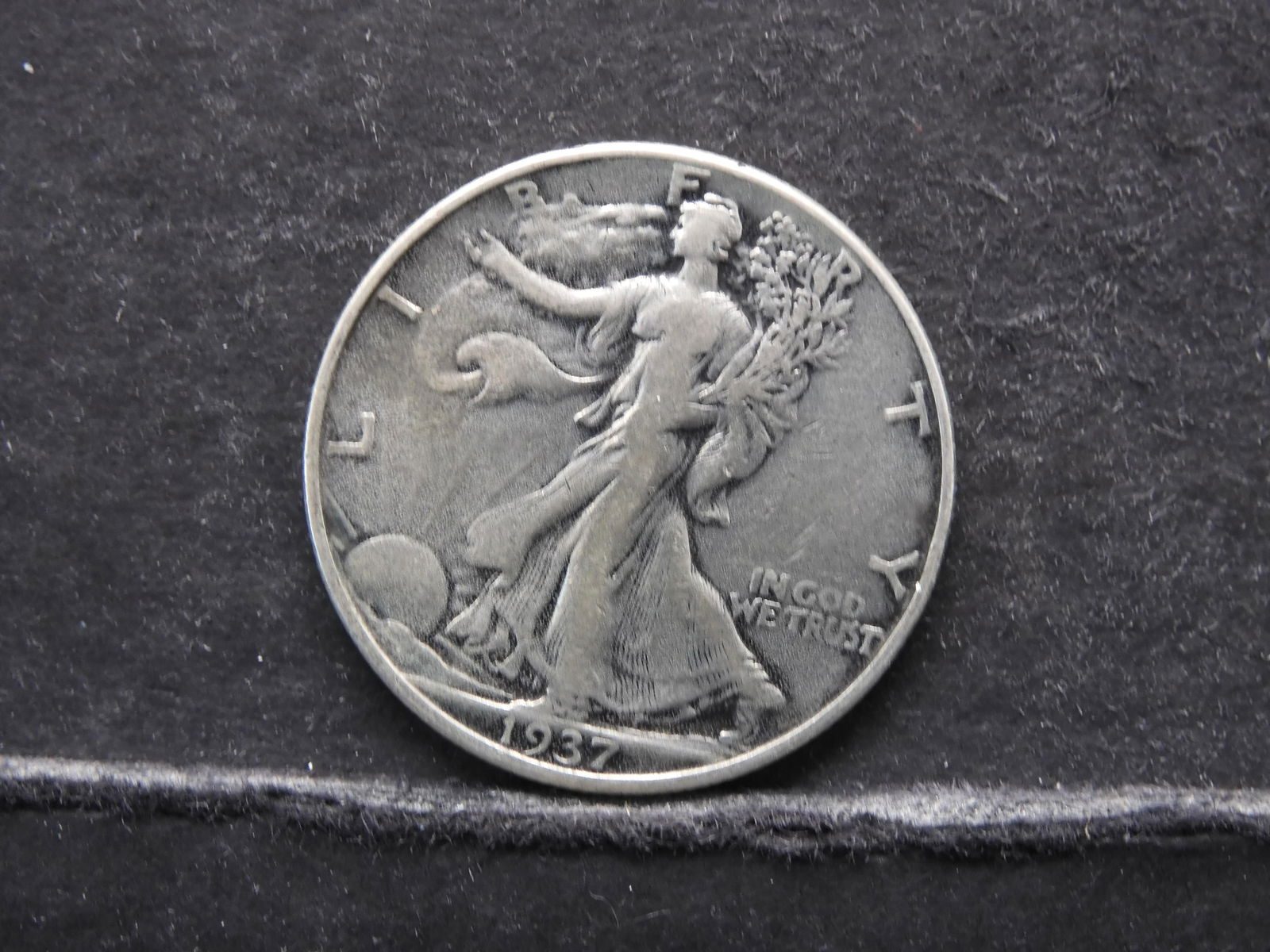 1937 SILVER (90%) LIBERTY HALF (9.5 MILL MINTED) (1 of 2)