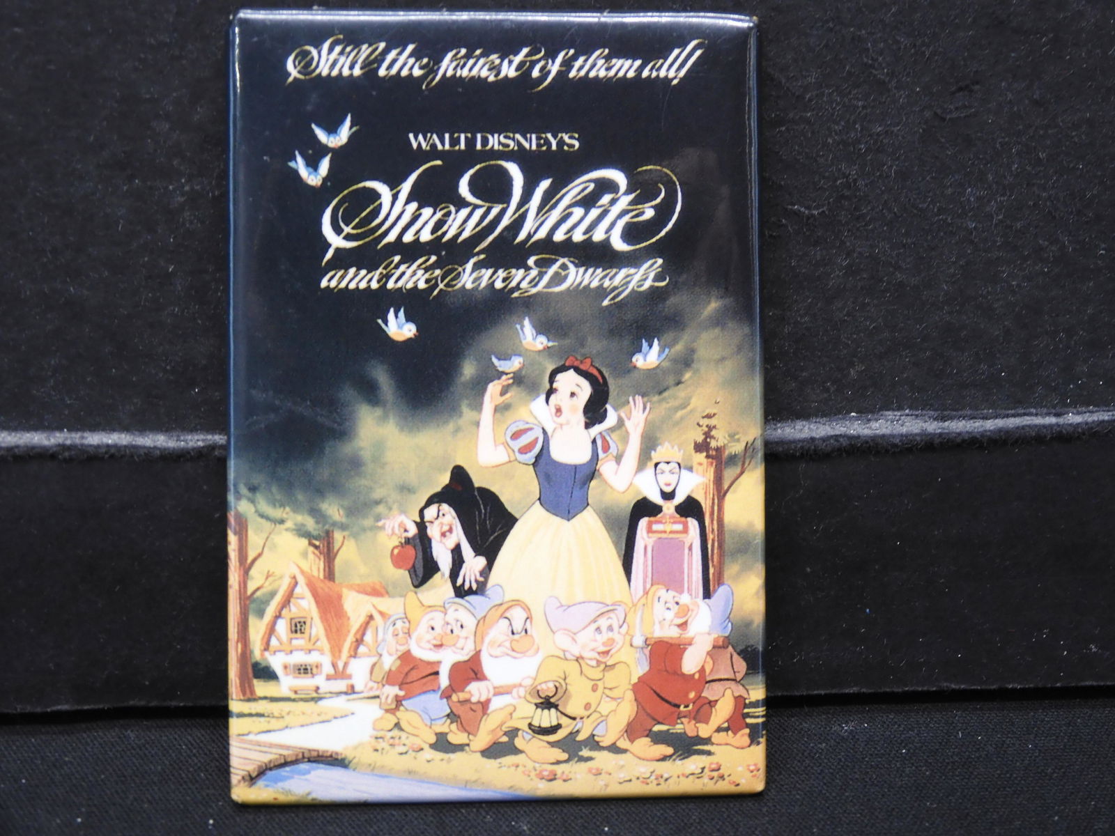 (SNOW WHITE & THE SEVEN DWARFS) MAGNET FOR (1 of 3)