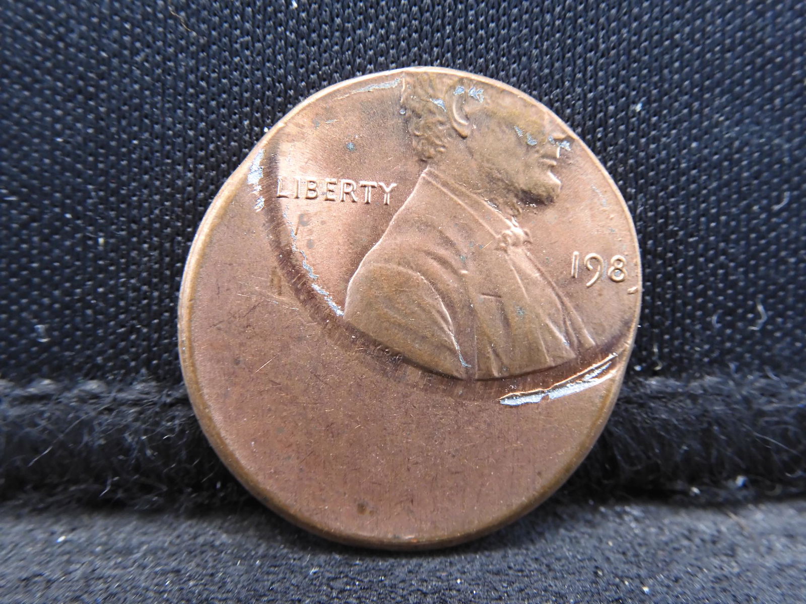 1983 Lincoln Memorial Cent.  Struck ~ 40% Off-Center (1 of 2)