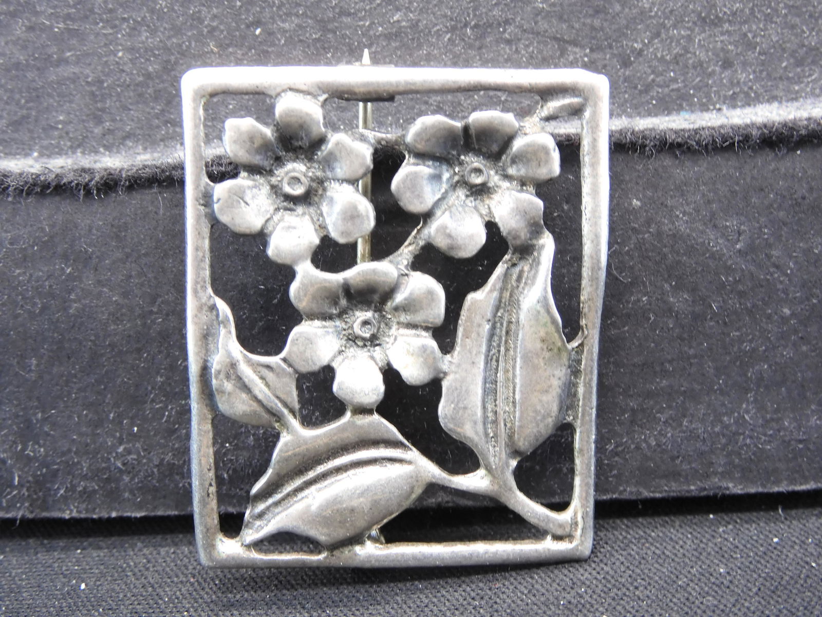 Stamped "Sterling" Silver Flowers & Leaf Brooch.  .3 (1 of 6)