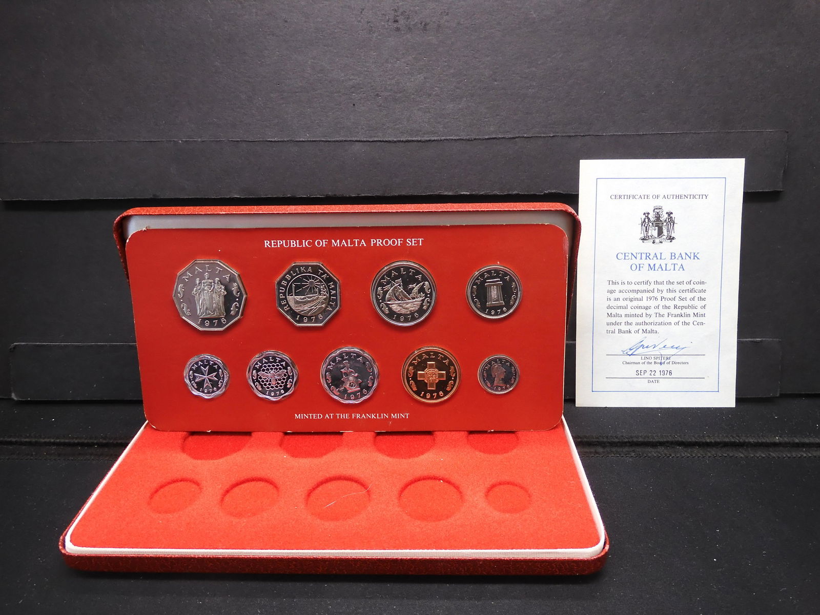 1976 Malta 9 Coin Proof Set. (1 of 4)
