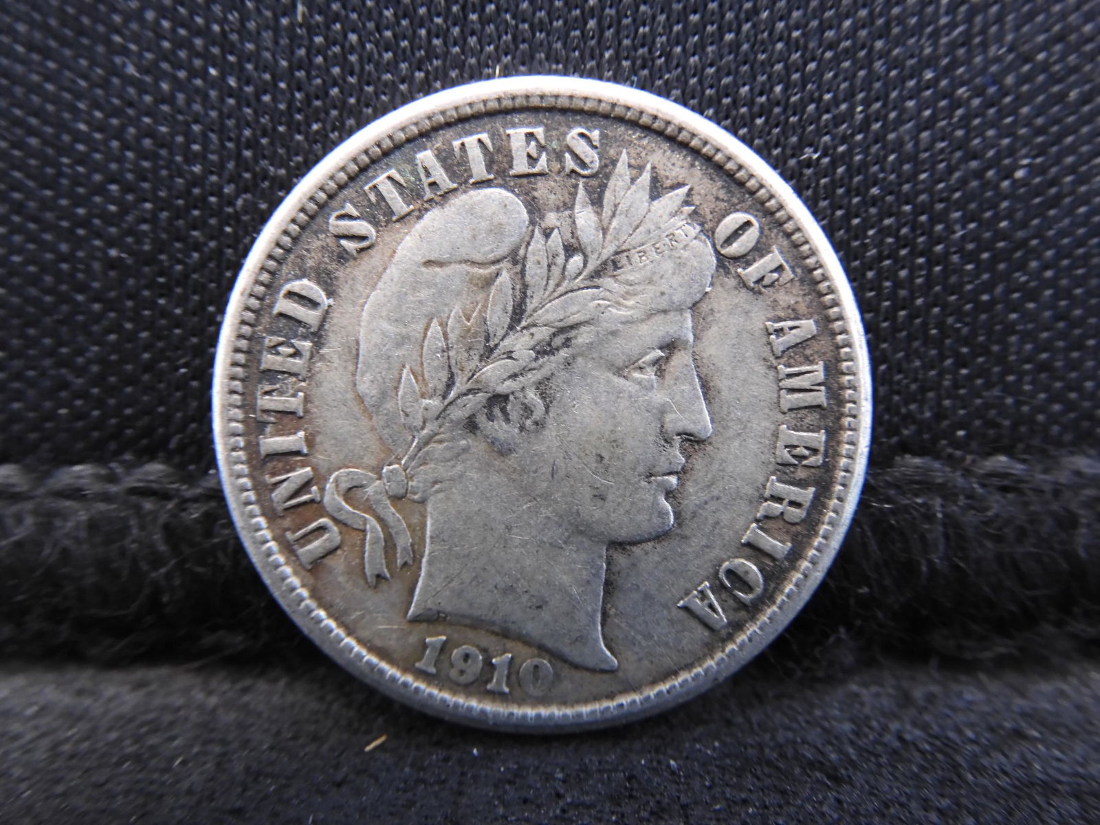1910 High Grade Barber Dime.  Full Bold Liberty. (1 of 2)