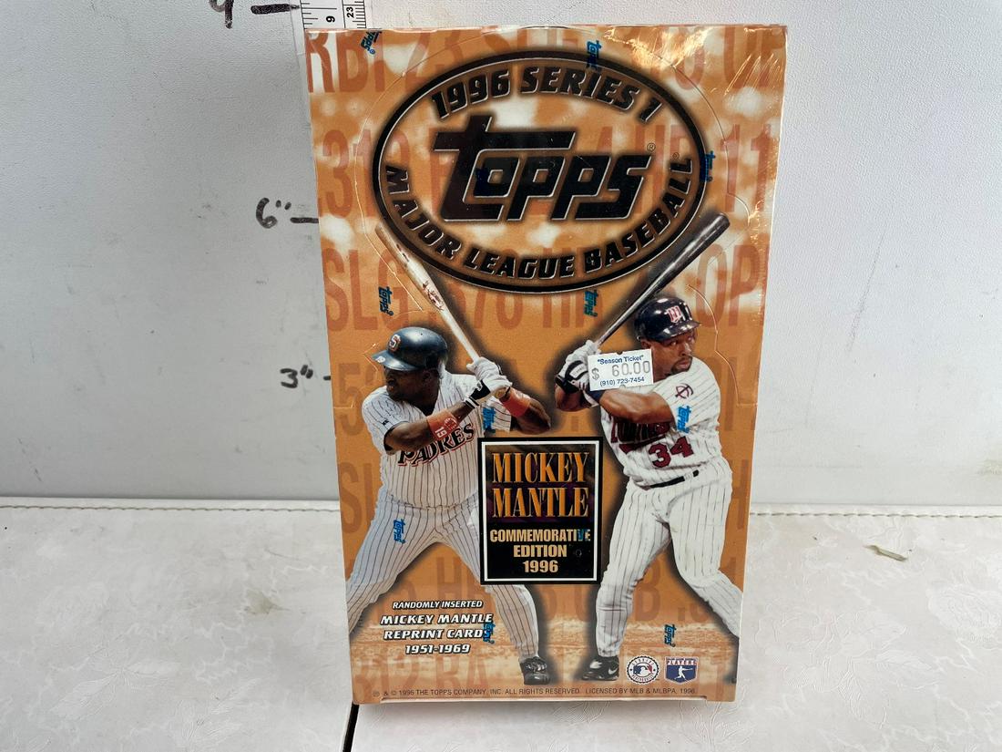 1996 Topps Baseball Series 1 Unopened Box (1 of 2)