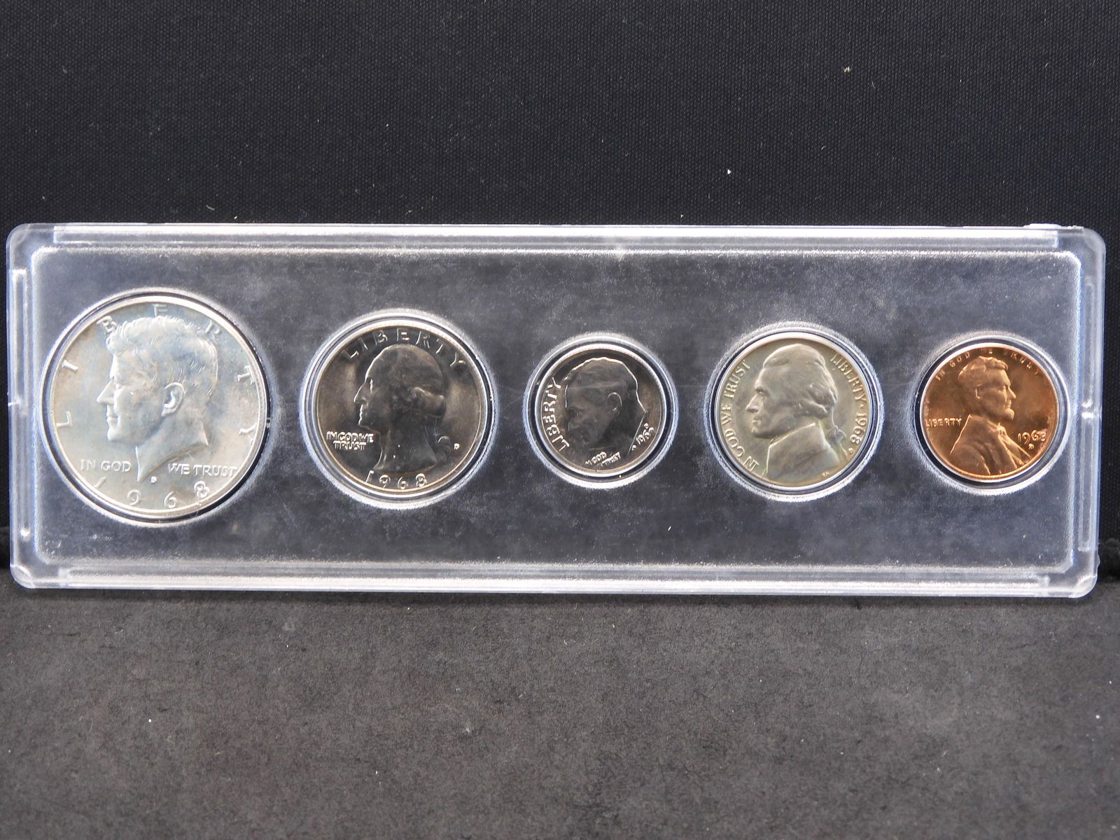 1968 Year Set w/ 40% Silver Kennedy Half Dollar in Hard (1 of 2)