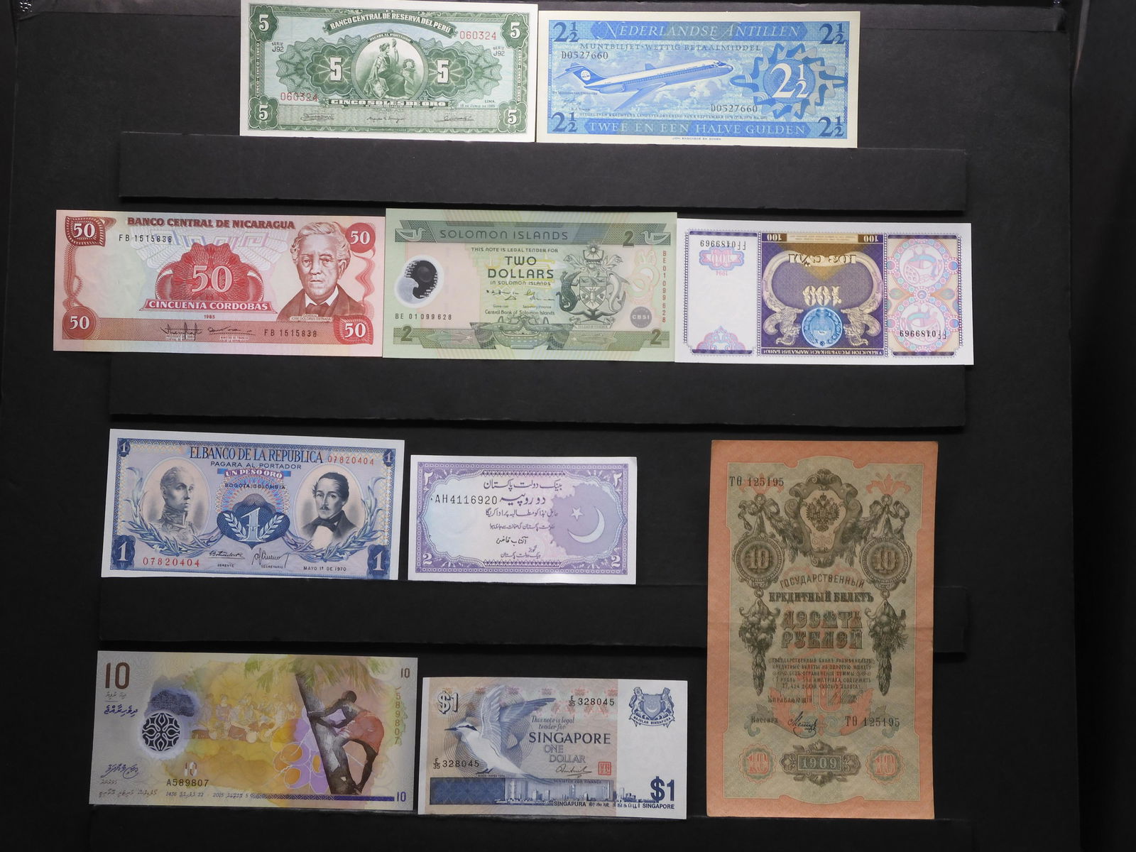 Lot of 10 CRISP World Currency Notes- Nice Mix (1 of 7)