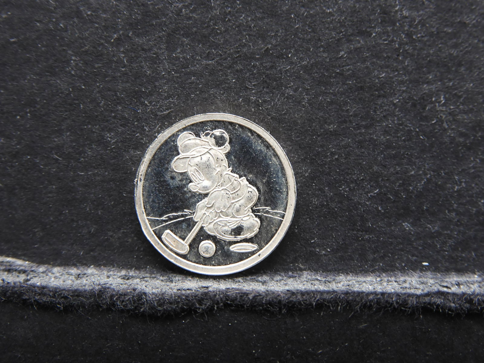 .999 Fine Silver Disney Mickey Mouse Coin: .999 Fine Silver Disney Mickey Mouse Coin