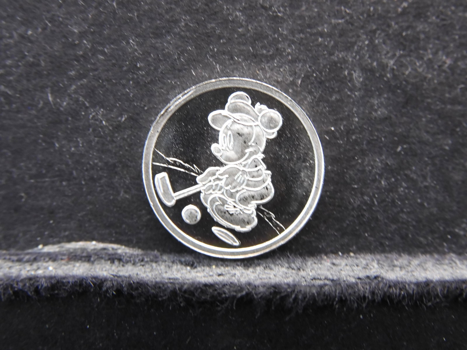 Limited Edition .999 Fine Silver DISNEY Mickey Mouse Co: Limited Edition .999 Fine Silver DISNEY Mickey Mouse Coin - Approx. 1.6 G - 1/20th OZ