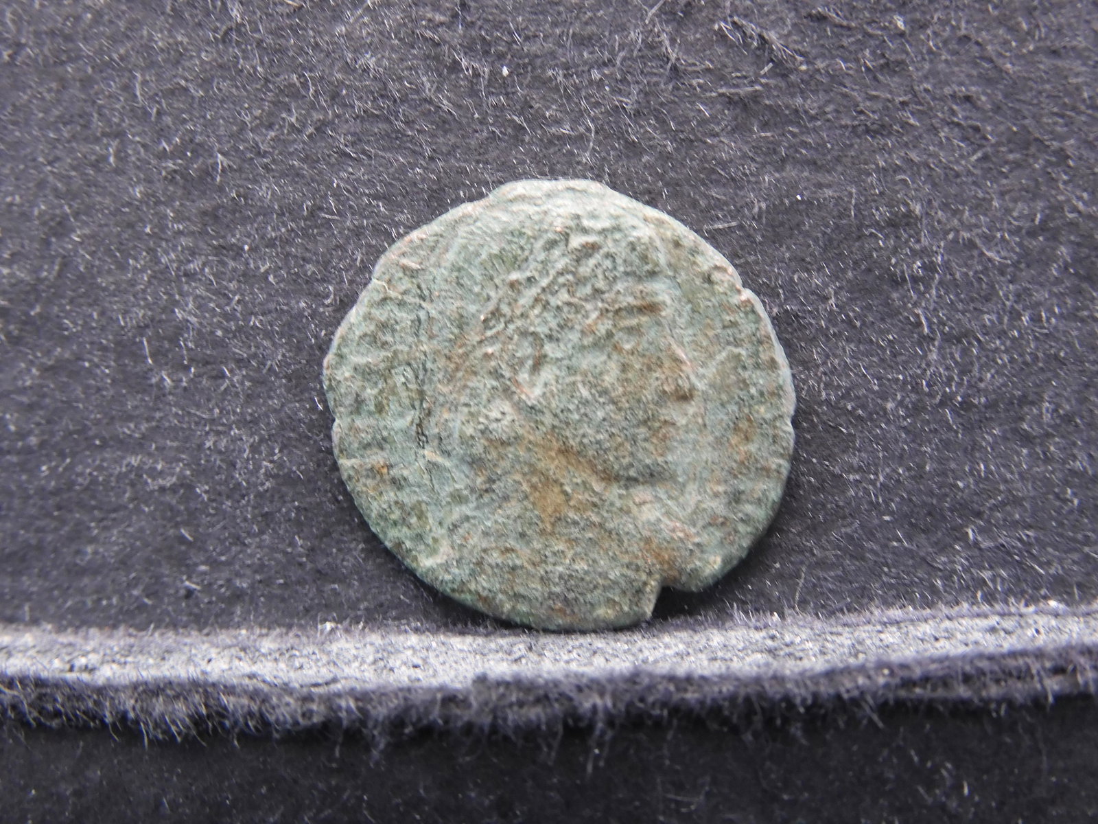 175-330 AD ANCIENT ROMAN COIN, (OVER 1,600 YRS OLD)!: 175-330 AD ANCIENT ROMAN COIN, (OVER 1,600 YRS OLD)!
