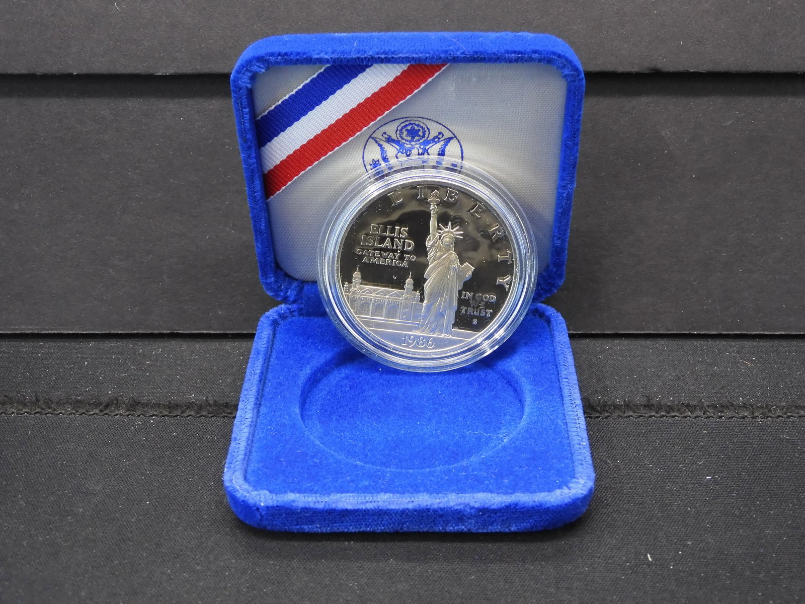 1986 Statue of Liberty Proof Commemorative Silver: 1986 Statue of Liberty Proof Commemorative Silver Dollar