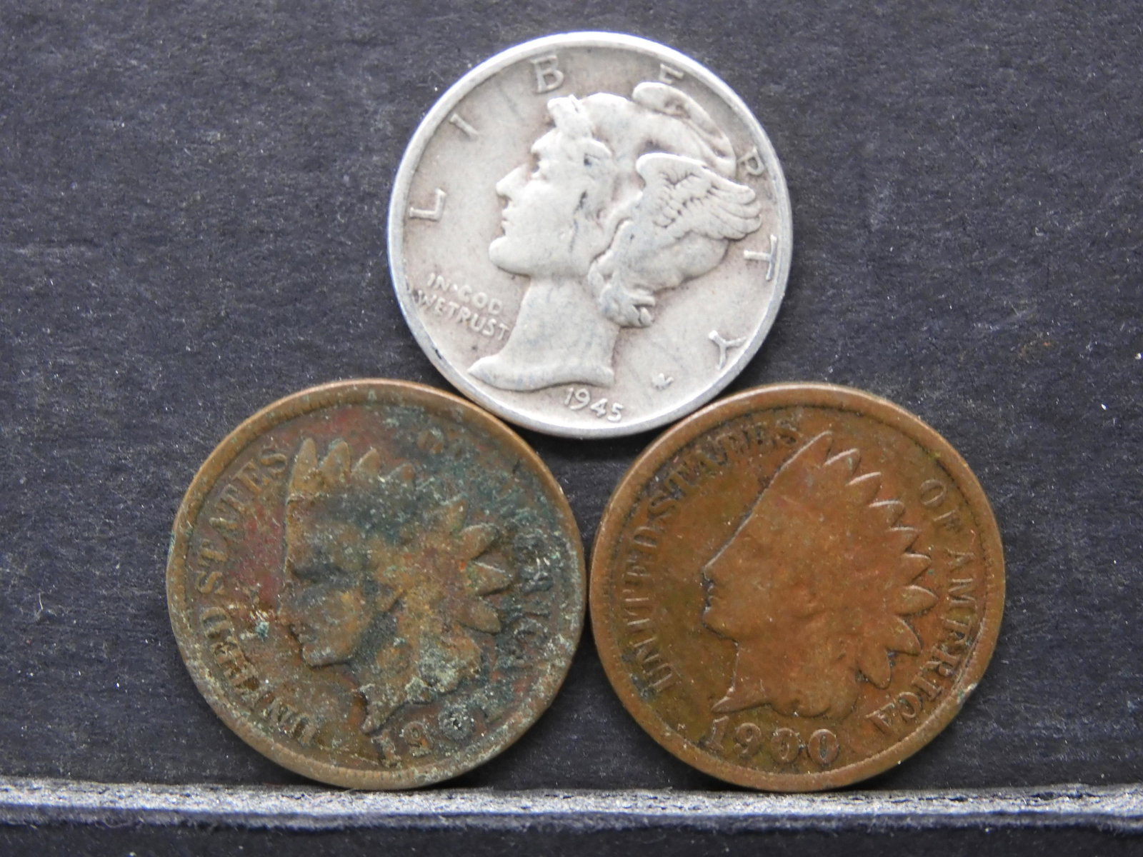 1945 SILVER MERC & 1900 INDIAN ON END OF 50 COIN MIXED: 1945 SILVER MERC & 1900 INDIAN ON END OF 50 COIN MIXED WHEATIES