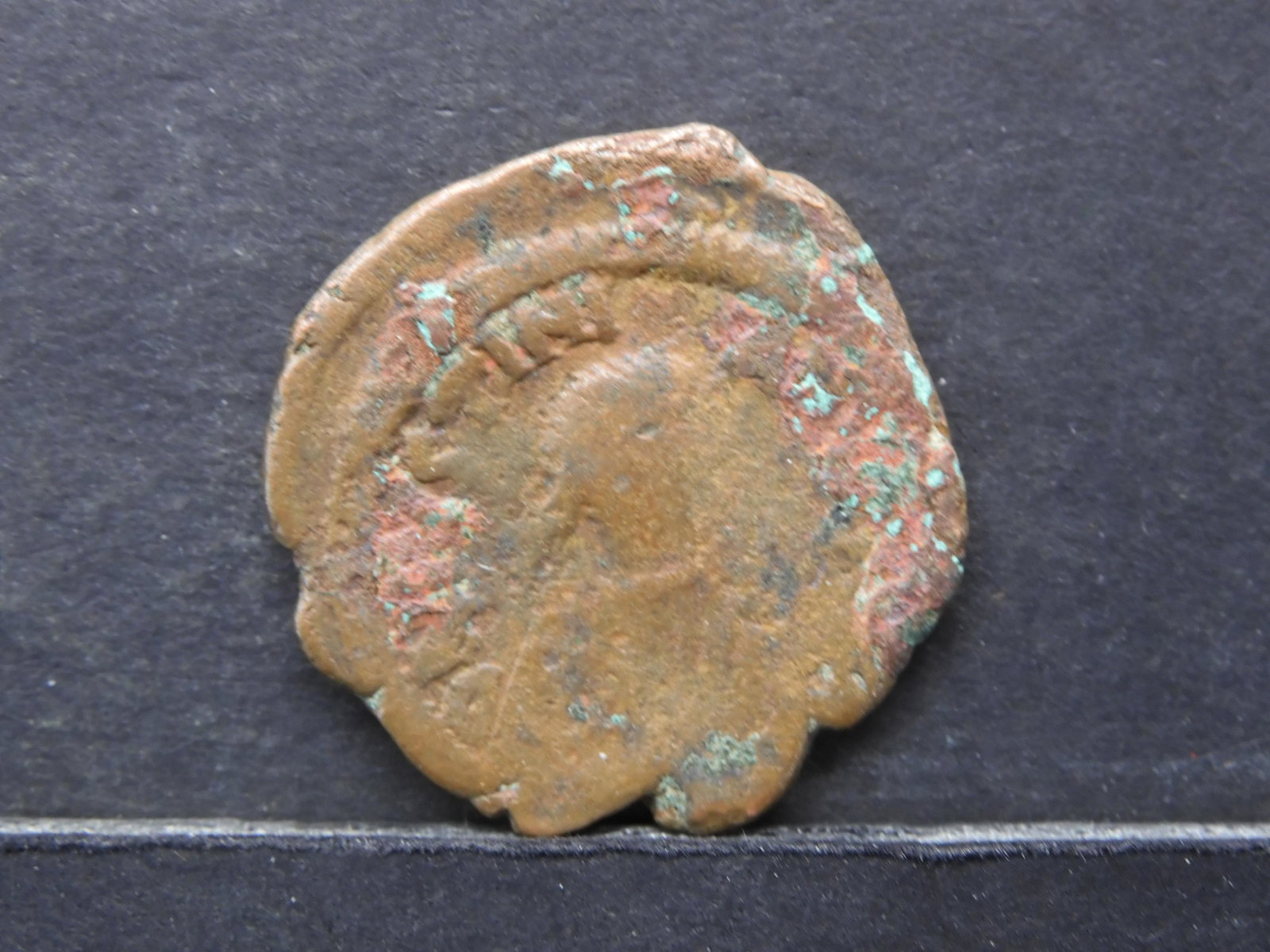 175-330 AD (SIZE OF HALF DOLLAR) ANCIENT ROMAN COIN,: 175-330 AD (SIZE OF HALF DOLLAR) ANCIENT ROMAN COIN, (OVER 1,600 YRS OLD)!