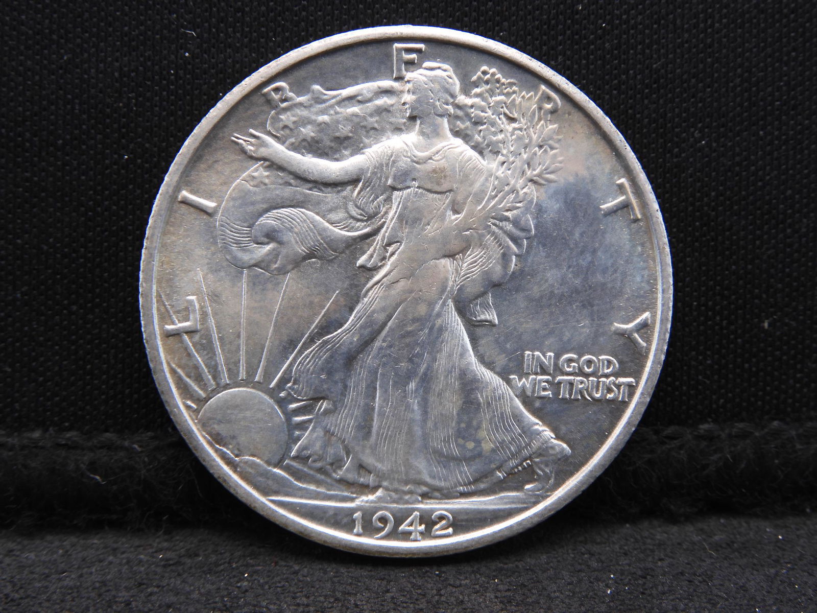 1942-S Uncirculated Walking Liberty Half Dollar. (1 of 2)