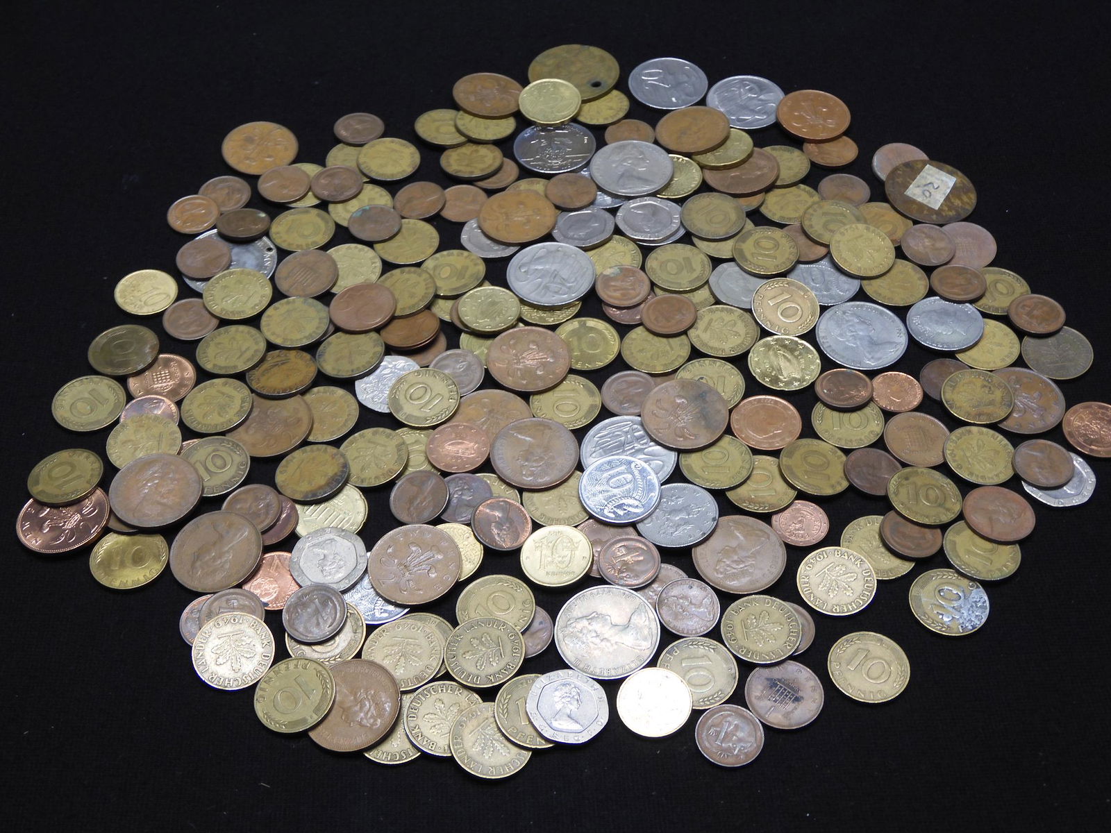 Mixed Group of Foreign Coins.  Coins Weigh 2 Pounds. (1 of 5)