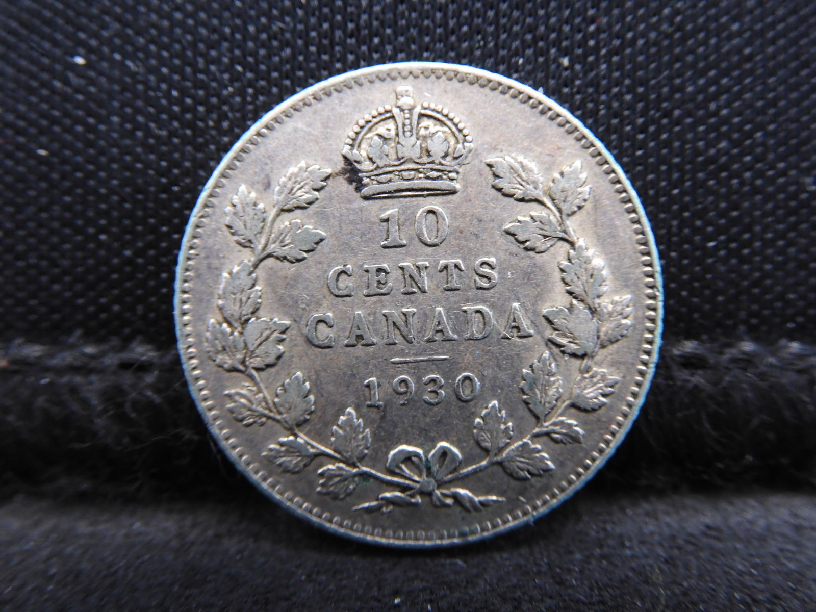 1930 Canada Silver 10 Cents (1 of 2)