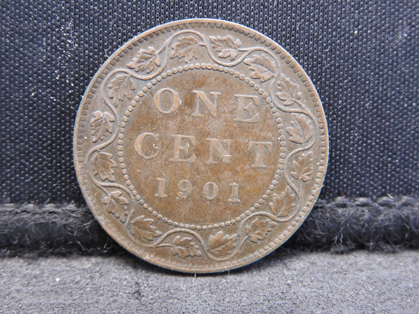 1901 Canadian Large Cent - Nice Detail! (1 of 2)
