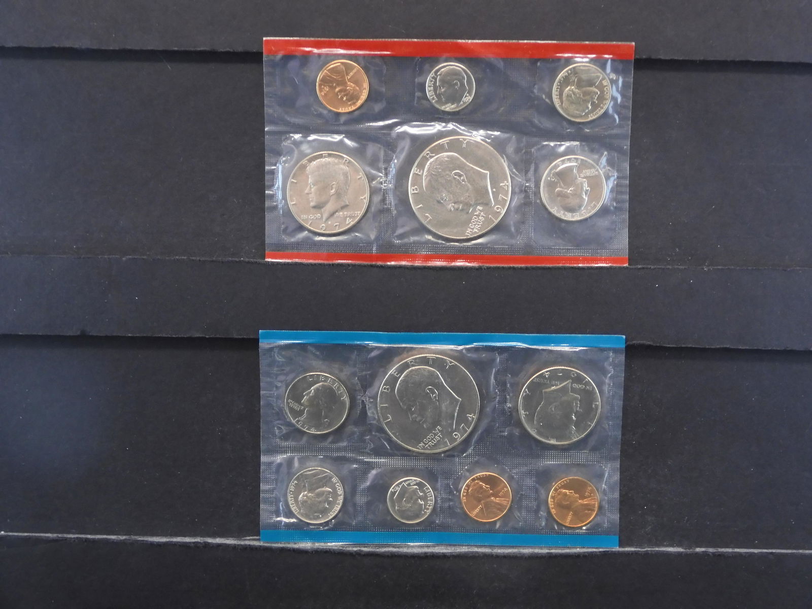 1974 P & D UNCIRCULATED MINT SET (NO BOX OR COA) (1 of 5)