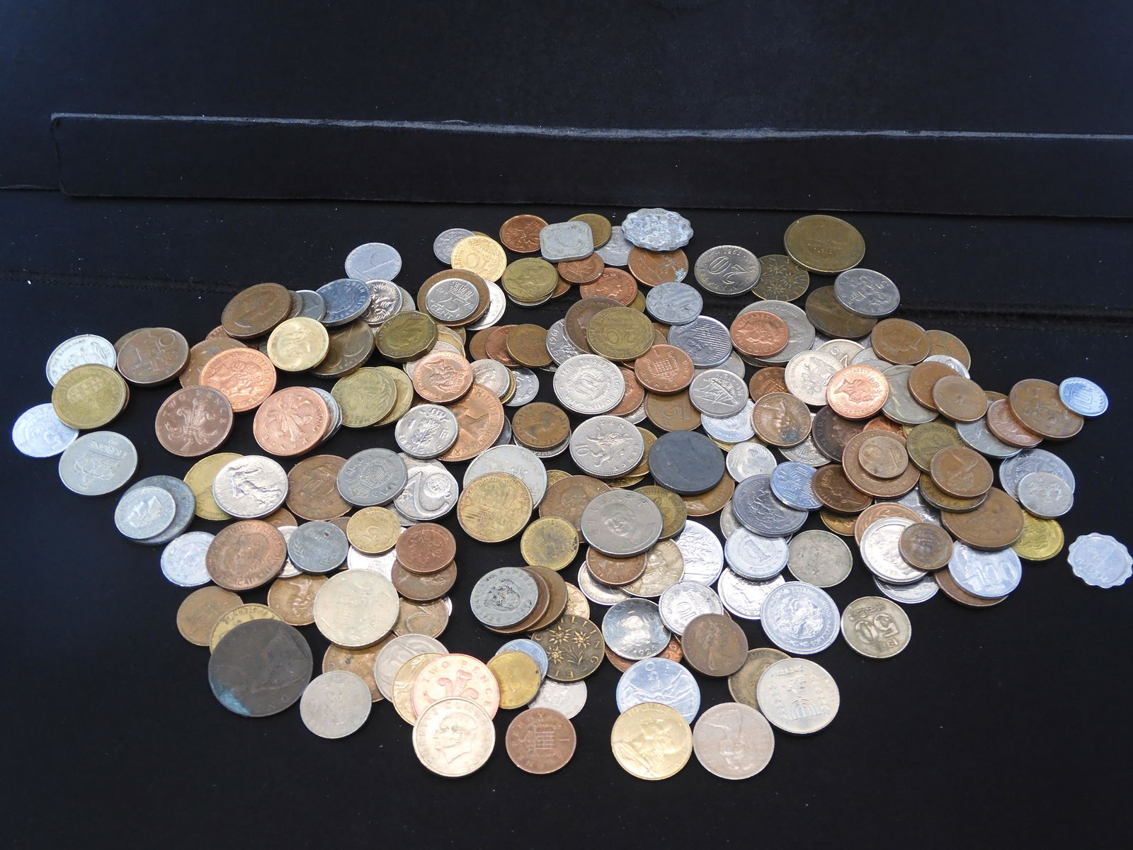 2 Pounds of Unsearched Foreign Coins (1 of 6)