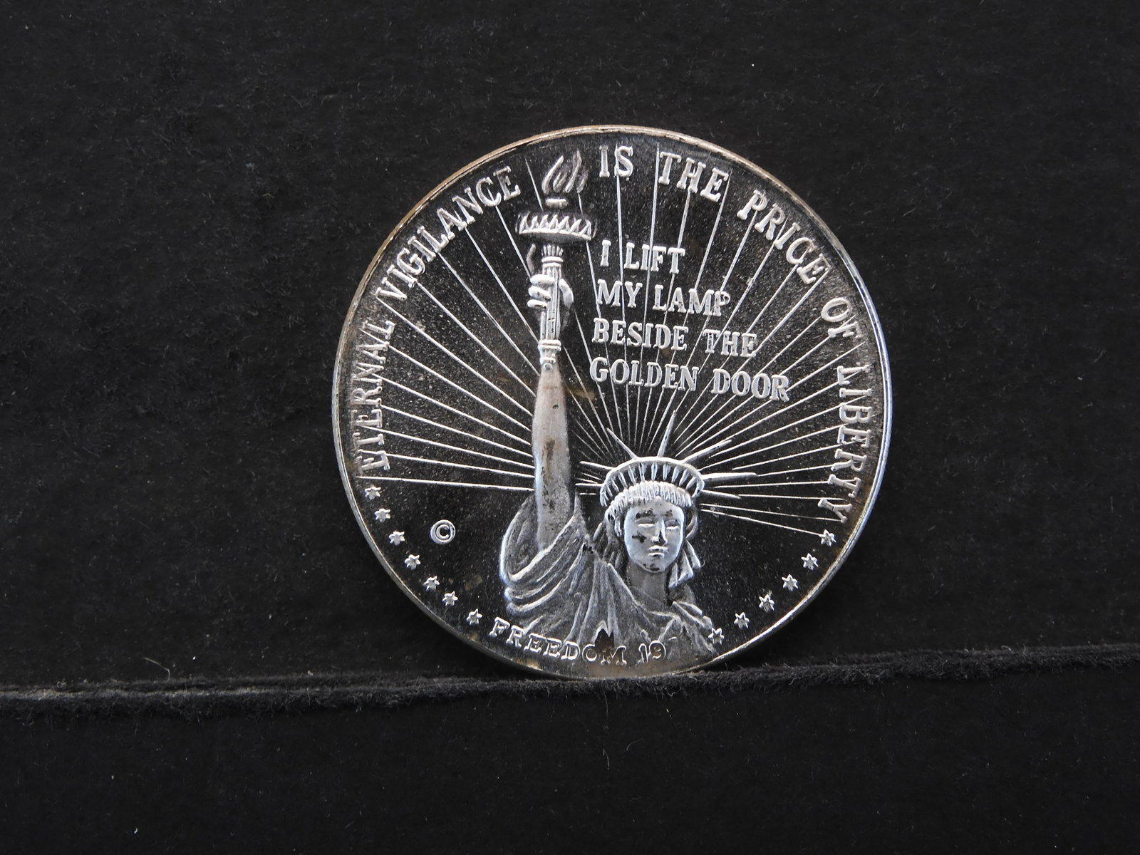 .999 FINE SILVER/1 OZ, (STATUE OF LIBERTY) ROUND: .999 FINE SILVER/1 OZ, (STATUE OF LIBERTY) ROUND (PROOF)
