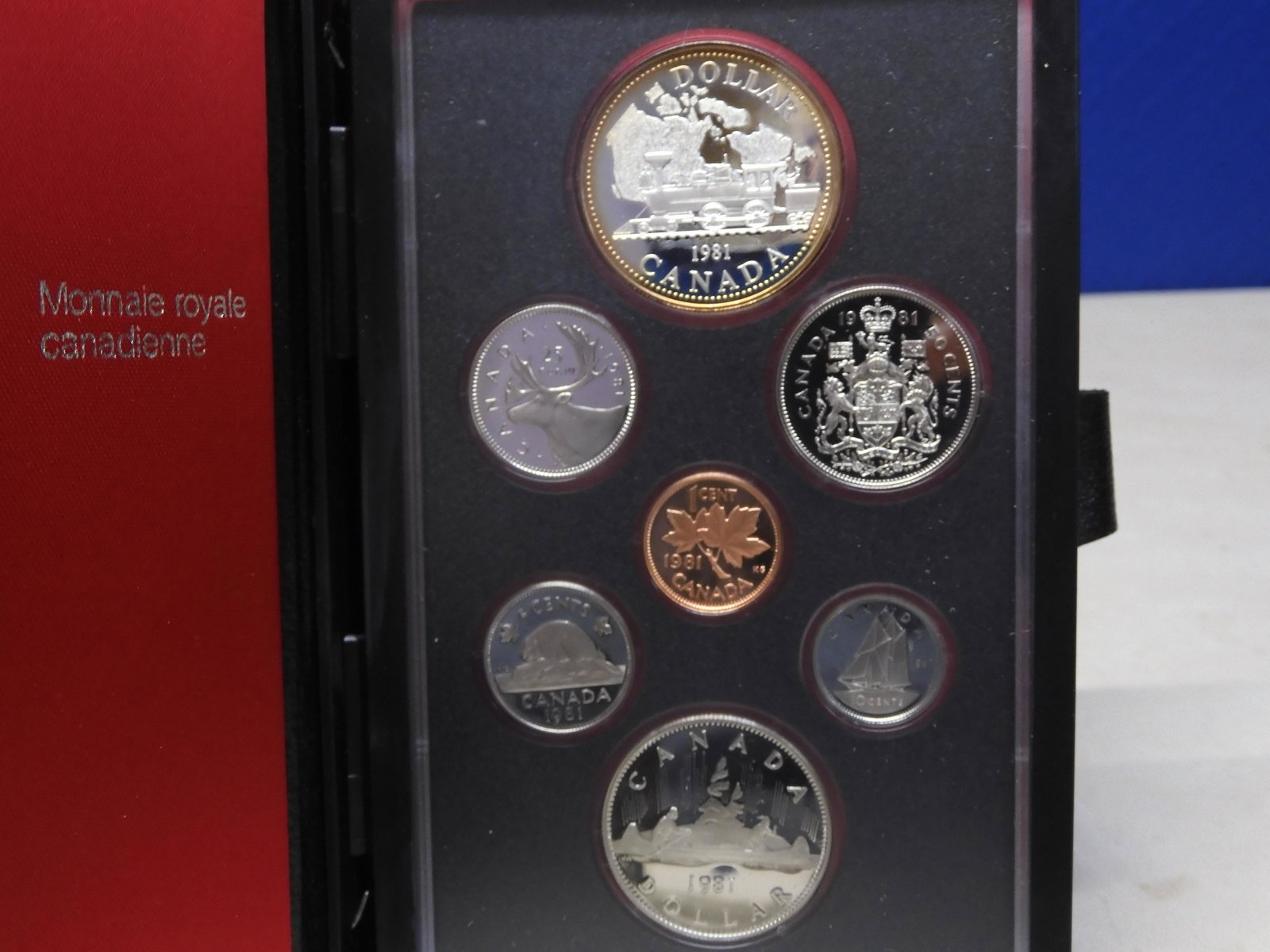 1981 Canadian Double Dollar Proof Set With 1 Silver (1 of 3)