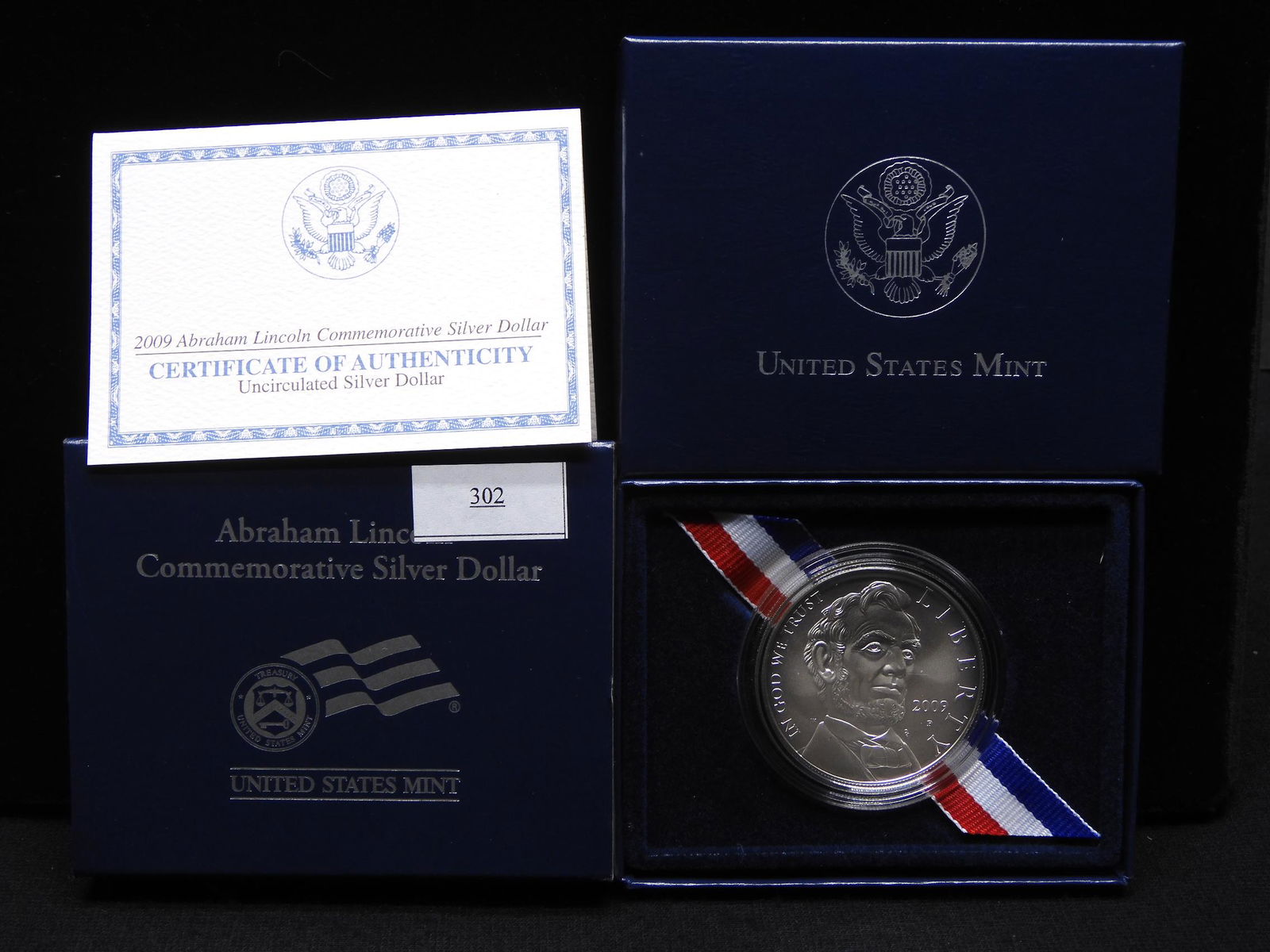 2009 Abraham Lincoln Commem Uncirculated Silver Dollar (1 of 4)