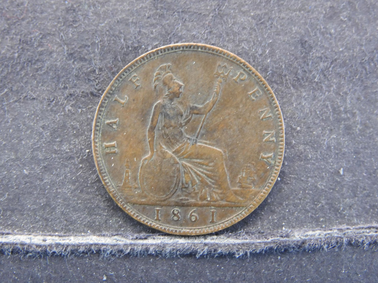 1861 Great Britain 1/2 Penny.  Nice Grade. (1 of 3)