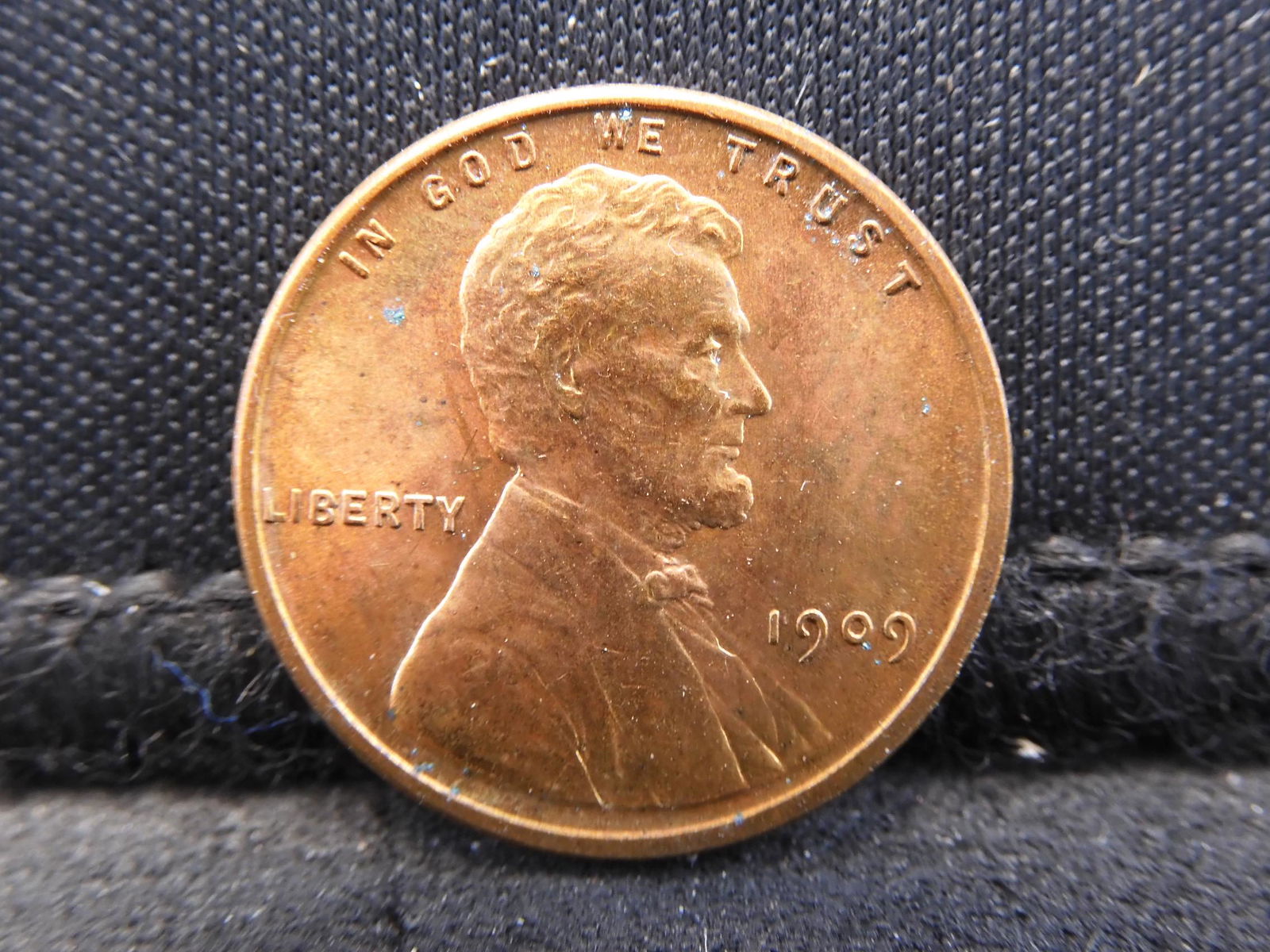 1909 VDB Lincoln Cent Uncirculated Red - Flashy (1 of 2)