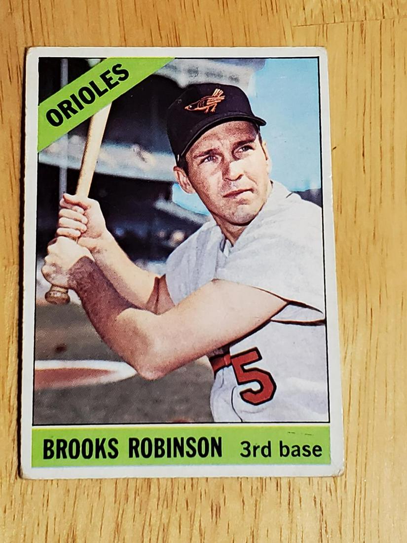 1966 Topps Baseball #390 Brooks Robinson (1 of 2)