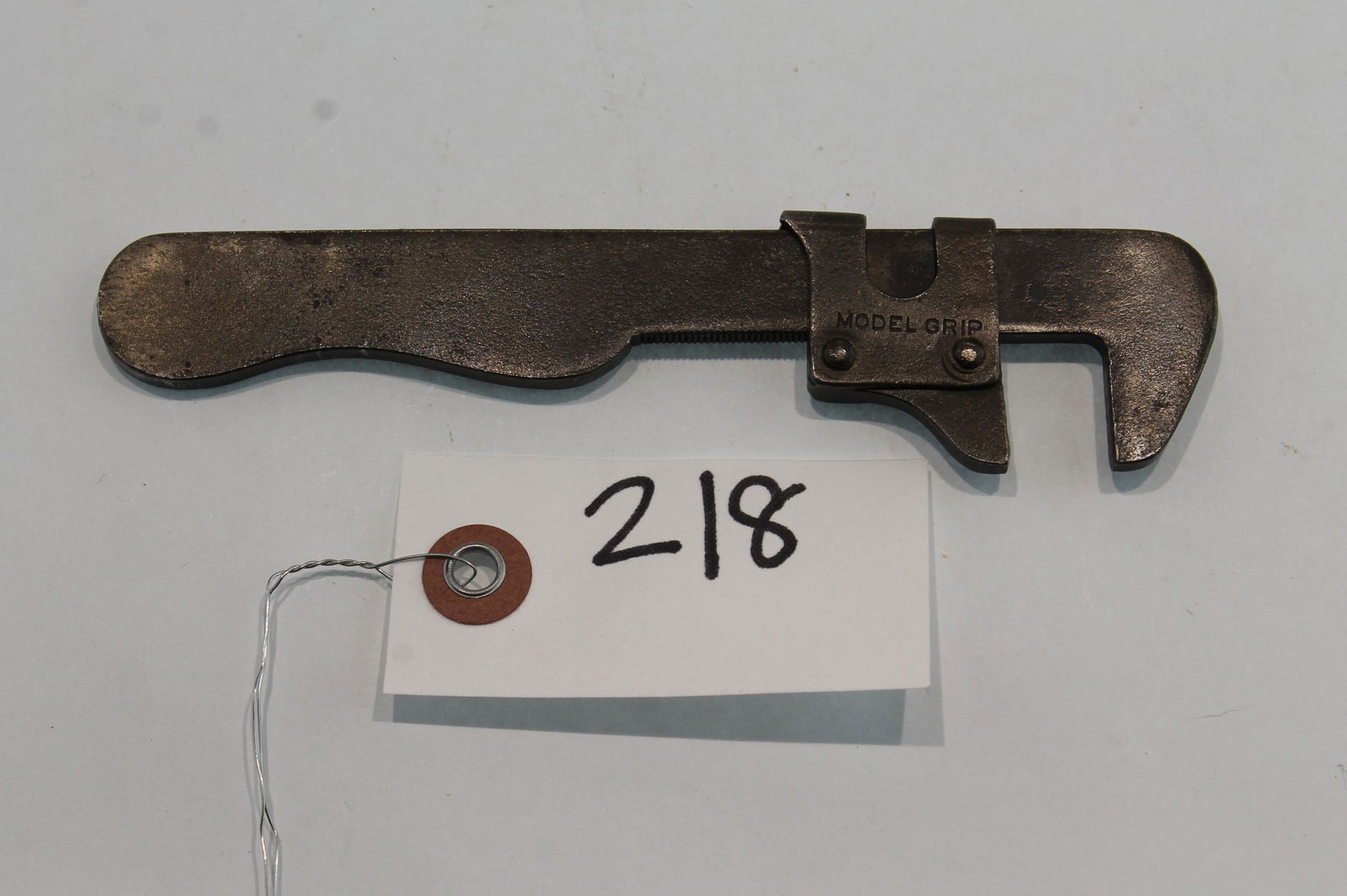 Model Grip Quick Adj. Nut Wr. Pat. Applied for.--6" (1 of 4)